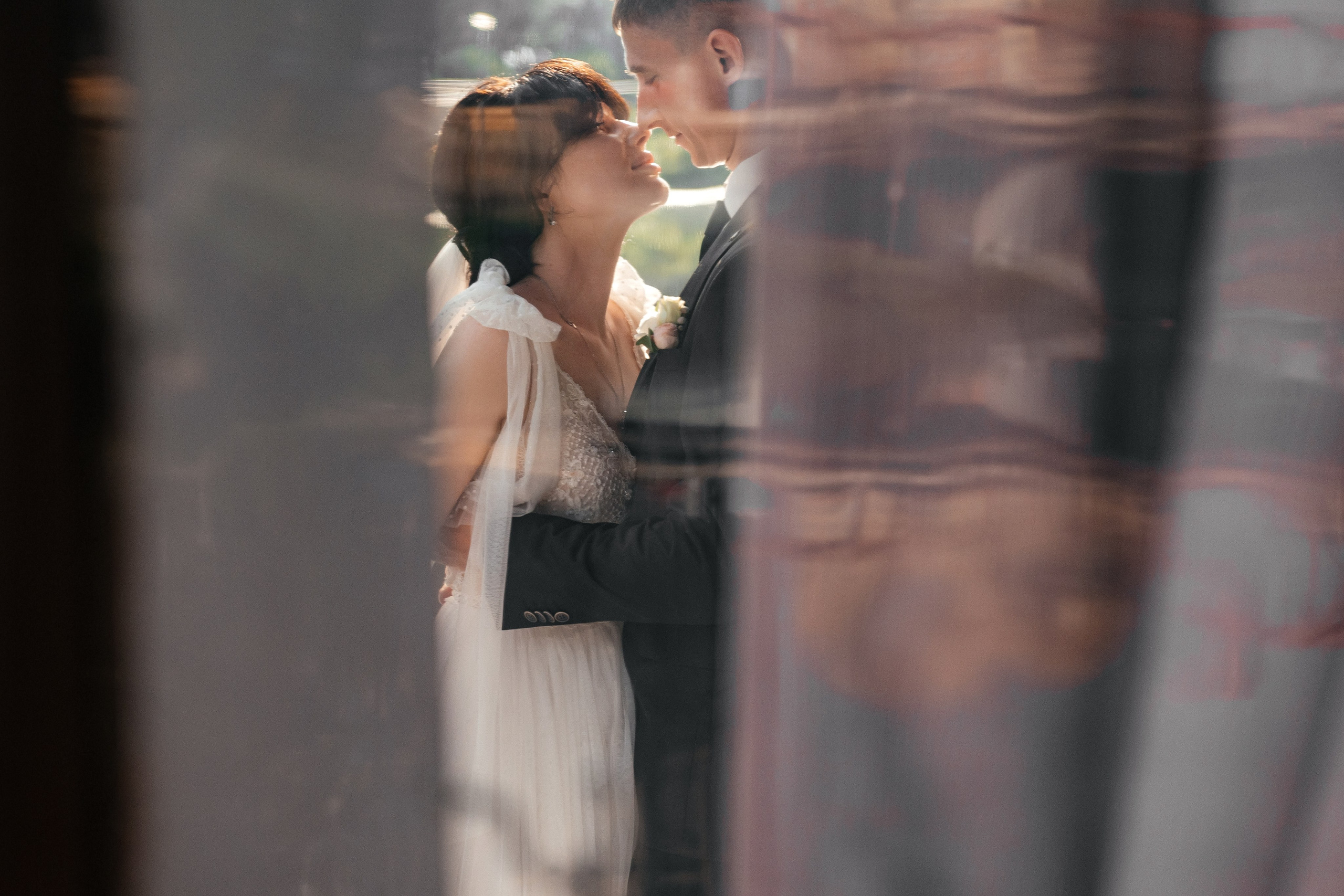 Свадьба с венчанием в Щелково. Прогулка в Гребнево, ресторан Кинза, отель Премиум. Свадебный и семейный фотограф Виктория Носачёва. Щелково, Москва и МО