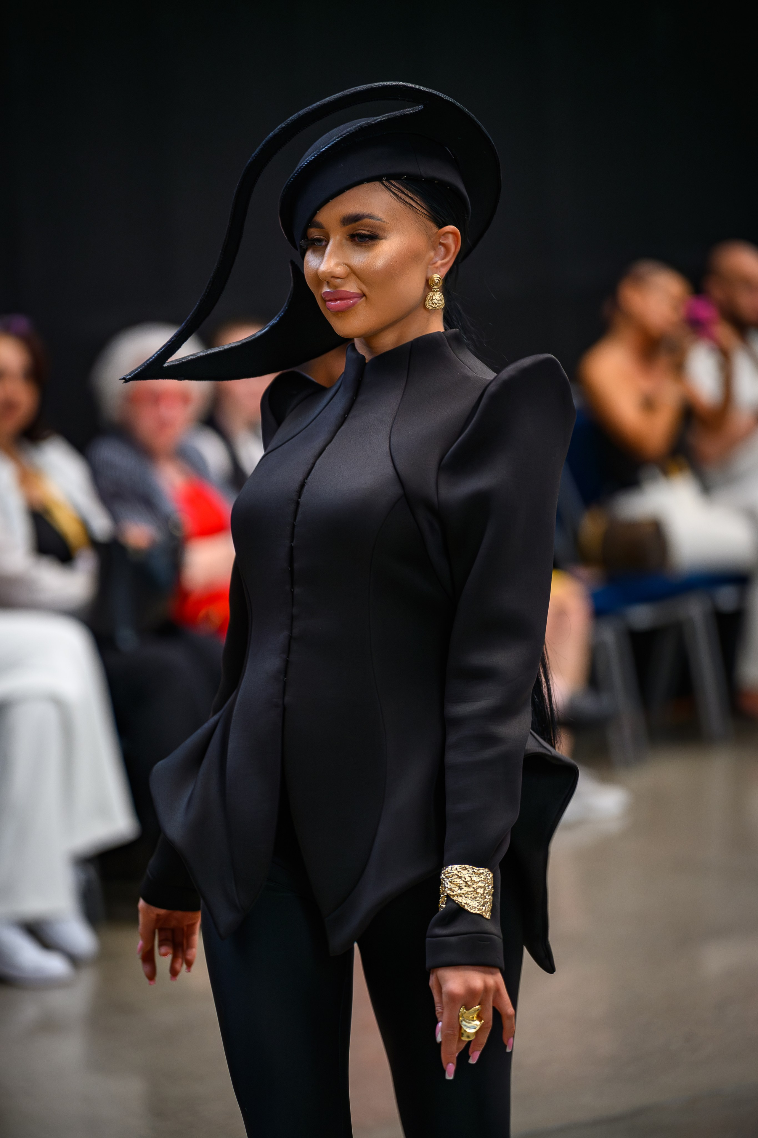 Репортажная фотосъемка Дефиле / Показ мод в Москве. Интерьерный & Репортажный фотограф Озеров Денис, г. Москва