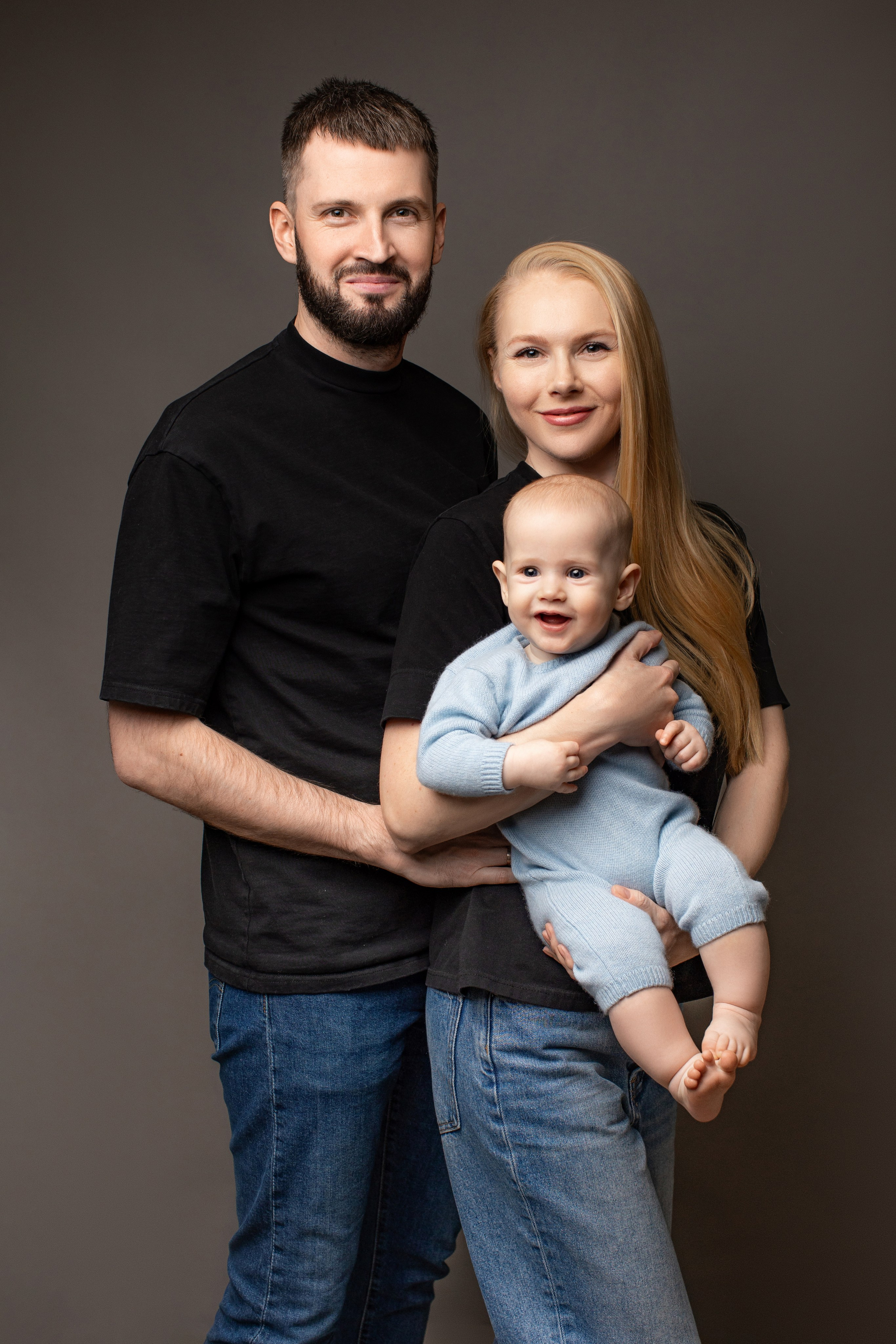 Кадры с родителями. Фотограф новорожденных, семейный фотограф в Санкт-Петербурге