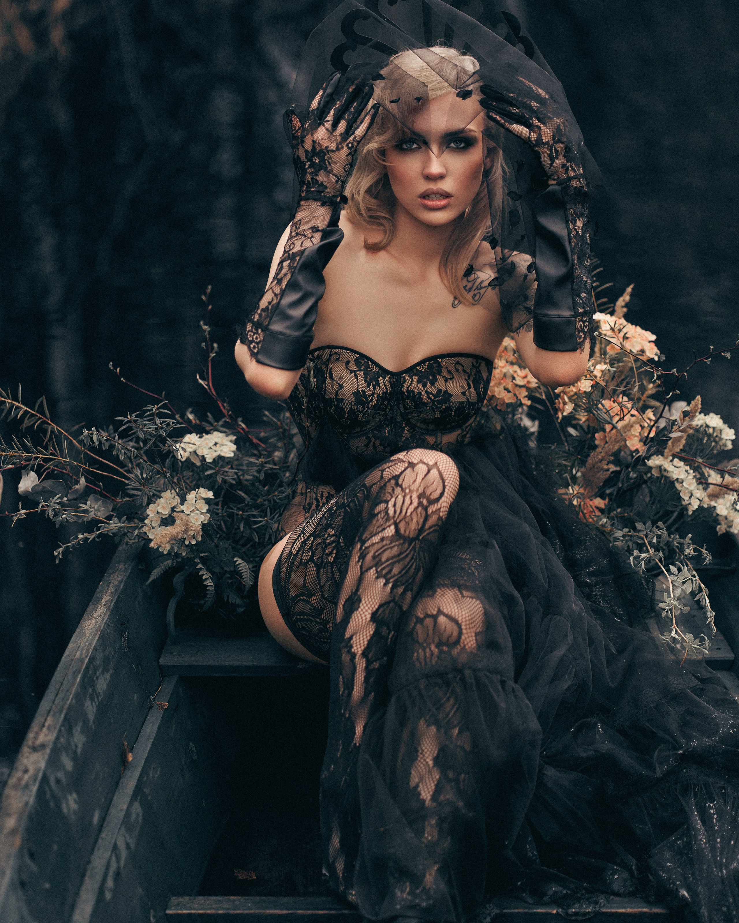 Лодка на Озере — природная локация для фотосессий в Зачарованном саду, Екатеринбург. Фотостудия «Зачарованный Сад» в 20 минутах от центра Екатеринбурга