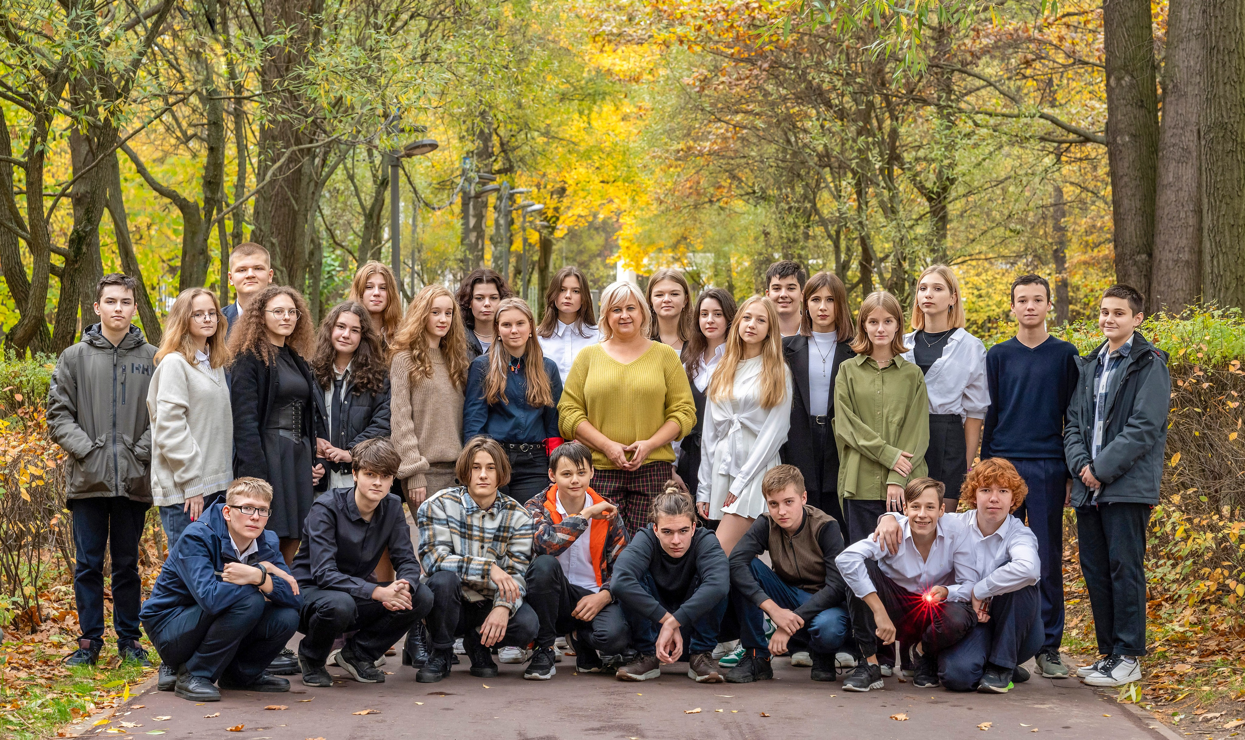 Осенняя фотосессия в парке 9-А класс Школа 953. Детский и семейный фотограф г. Москва Оксана Катаджи