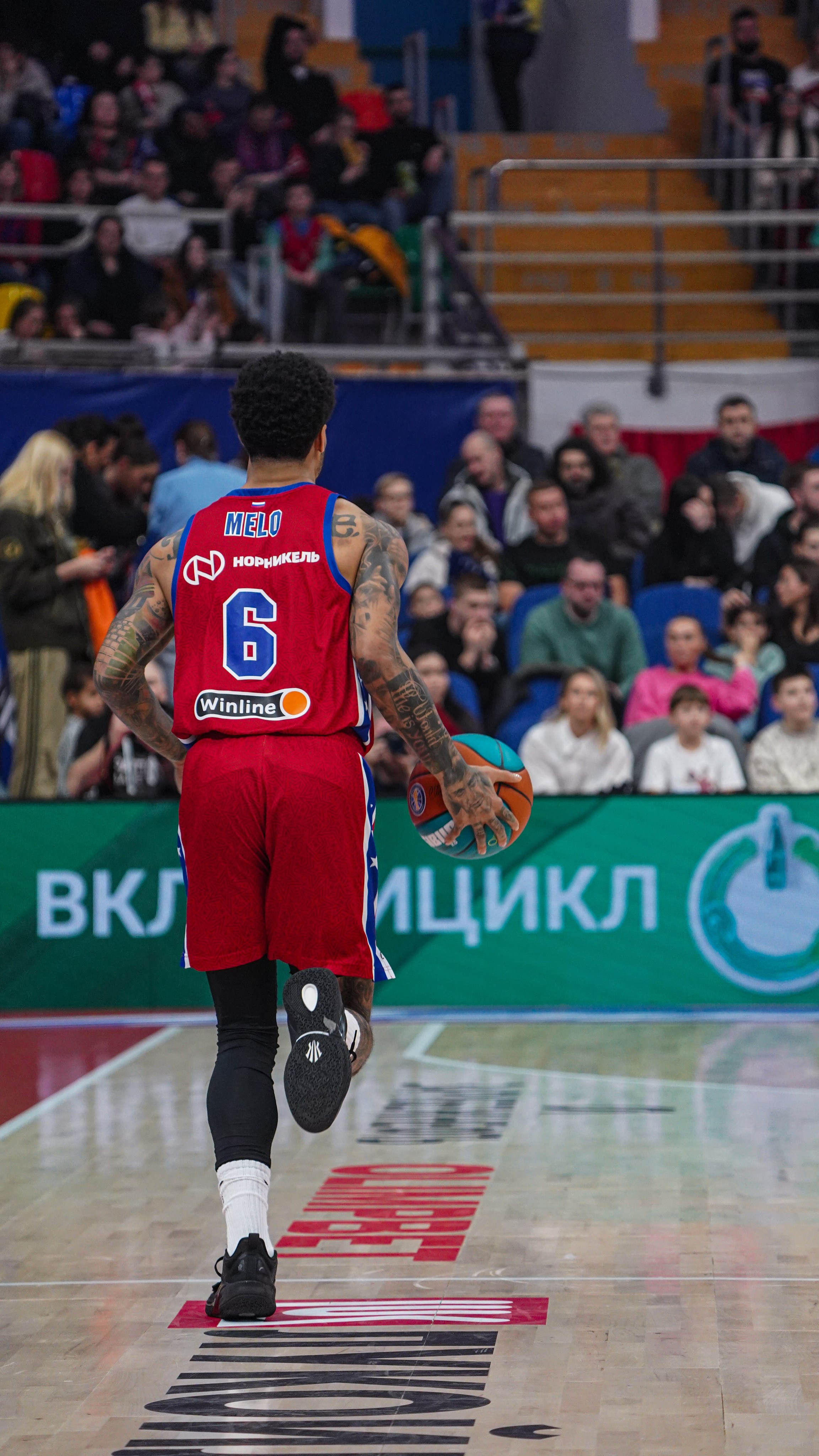 Баскетбол. ЦСКА-Локомотив Кубань (19.01.25). Автомобильный фотограф Шакая Кирилл