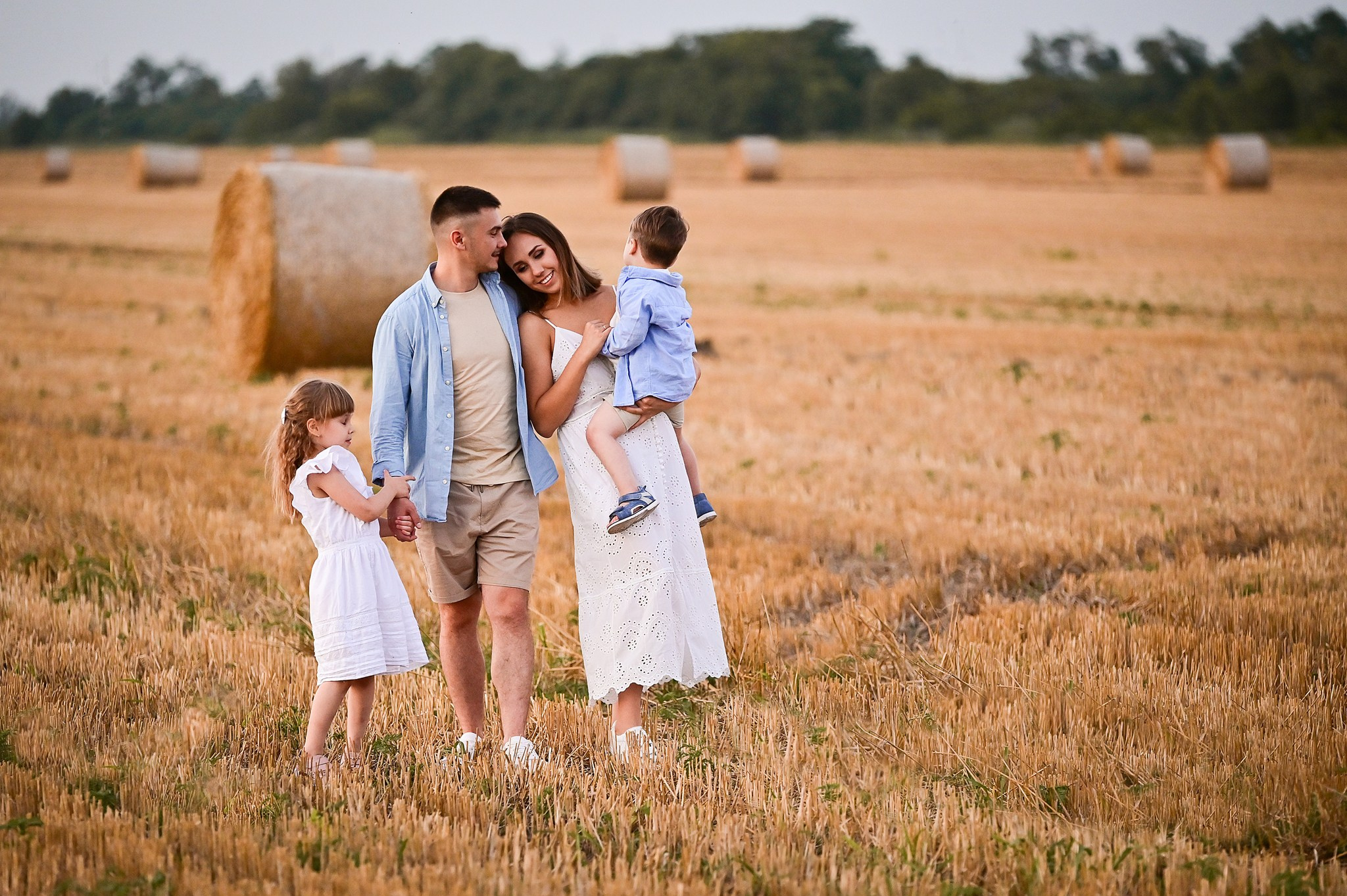 Фотосессия семьи на природе в Краснодарском крае