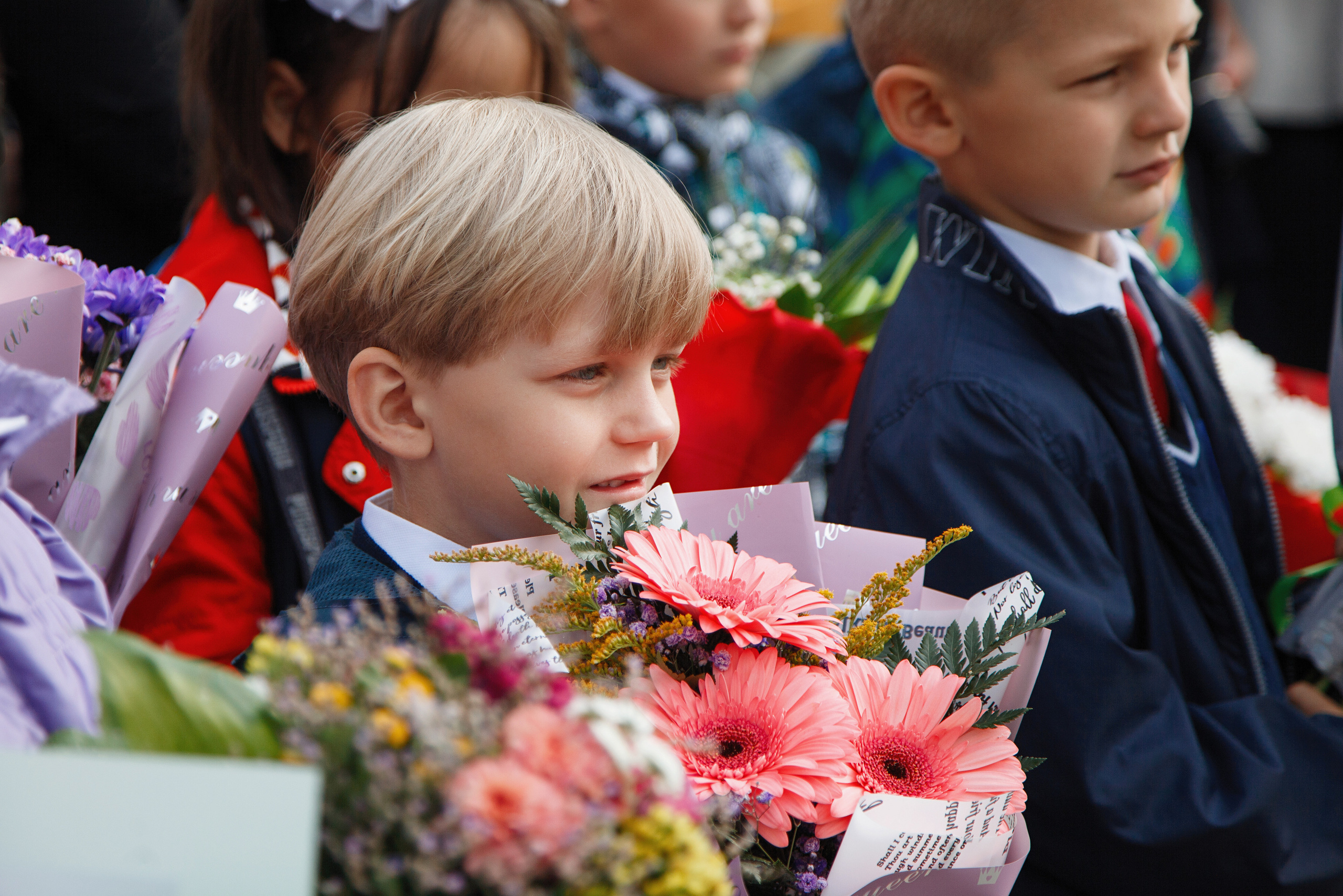 Торжественная линейка 1 сентября. Фотомастерская Воробьевых
