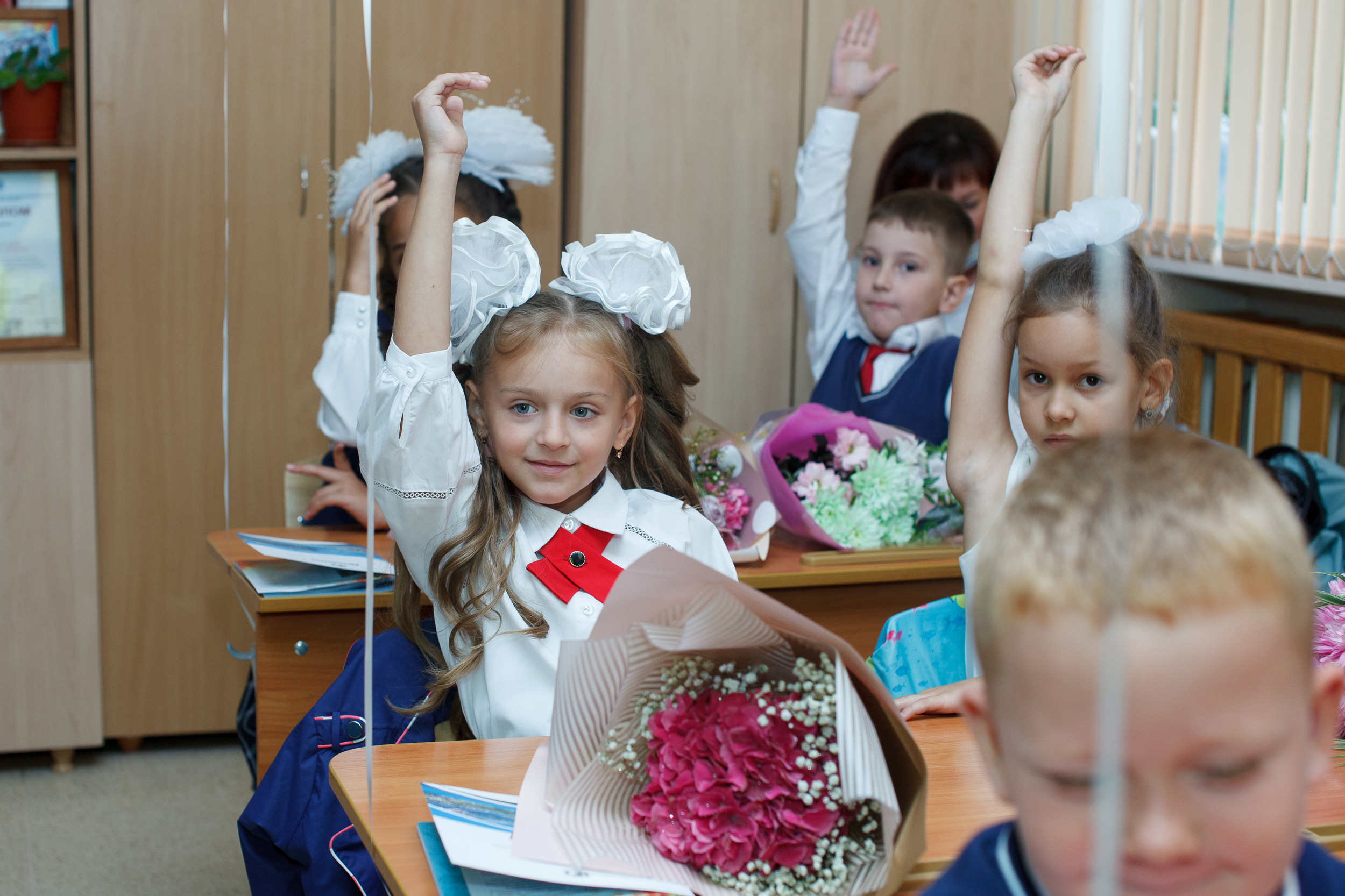 Торжественная линейка 1 сентября. Фотомастерская Воробьевых