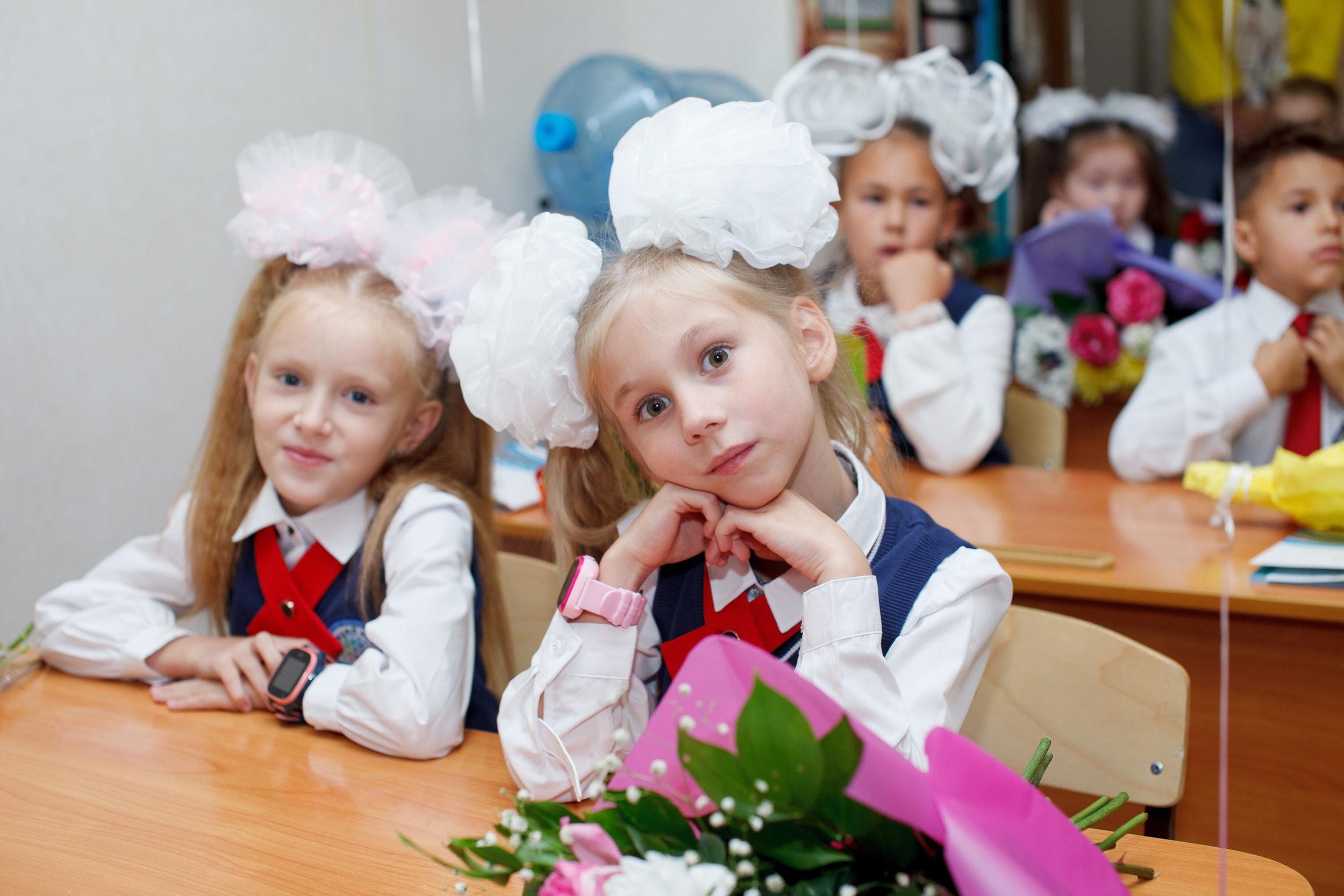 Торжественная линейка 1 сентября. Фотомастерская Воробьевых