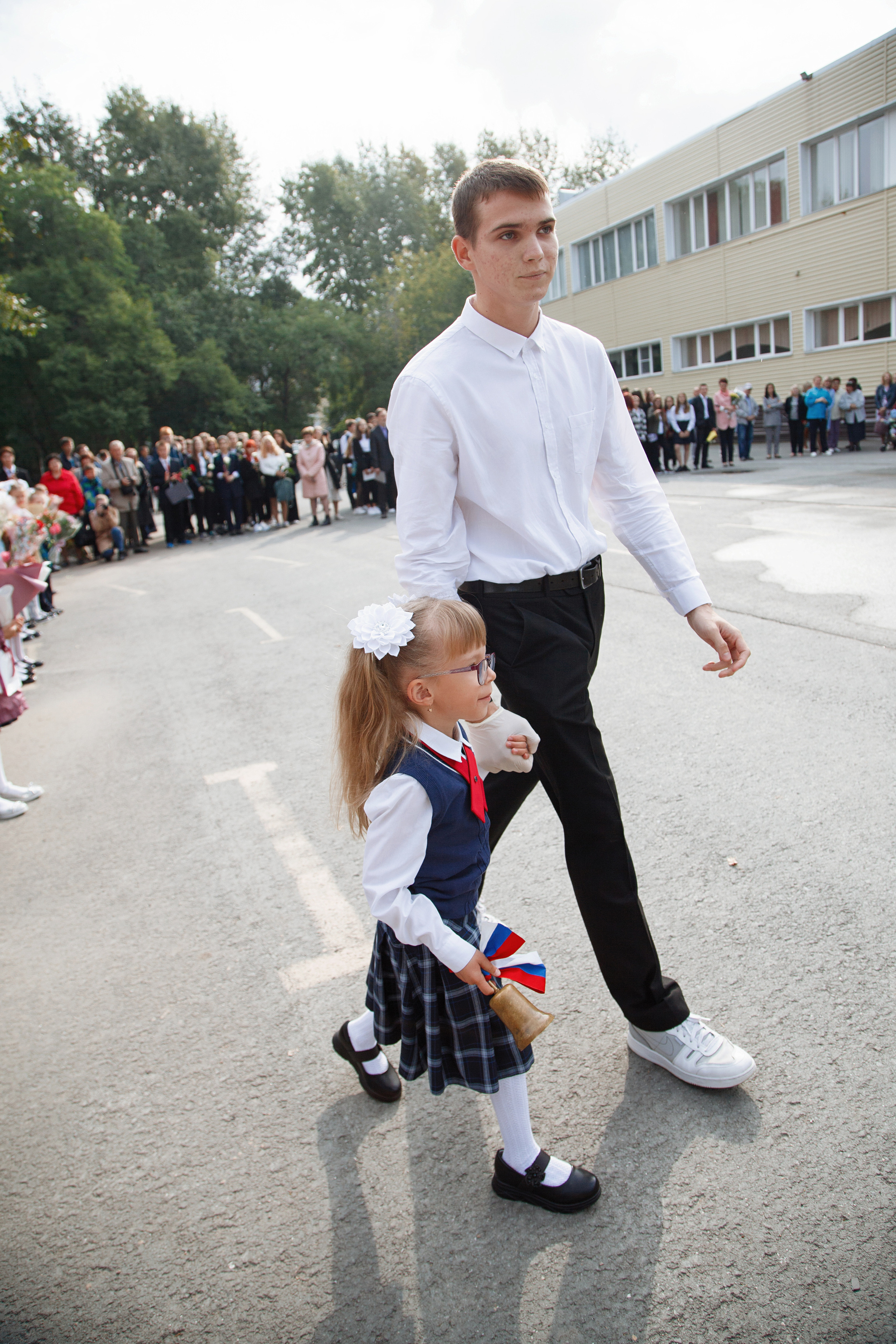 Торжественная линейка 1 сентября. Фотомастерская Воробьевых