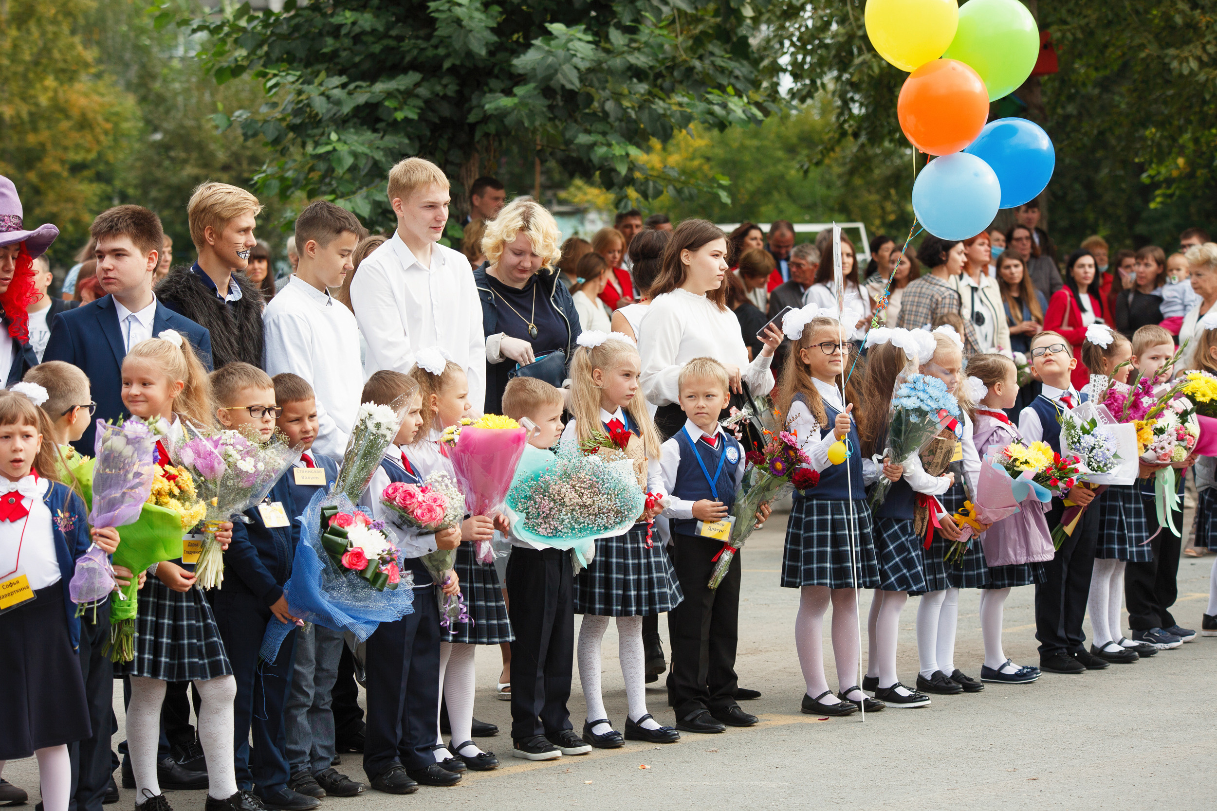 Торжественная линейка 1 сентября. Фотомастерская Воробьевых