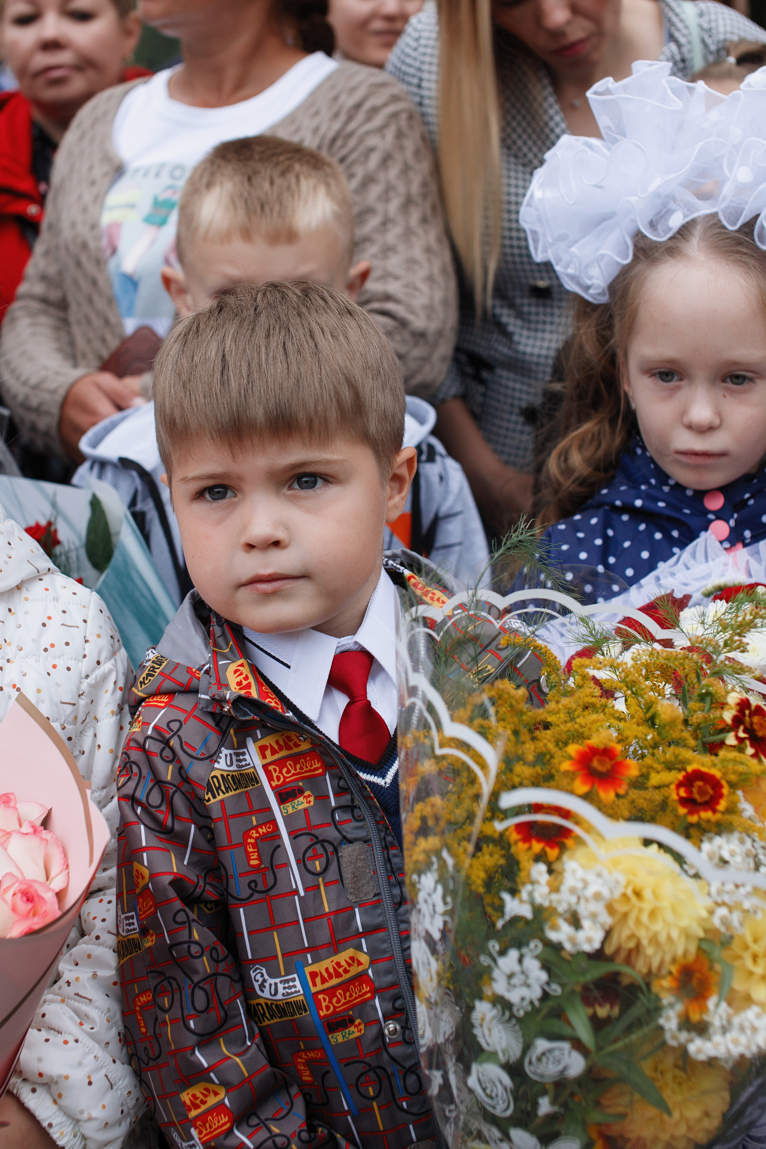 Торжественная линейка 1 сентября. Фотомастерская Воробьевых