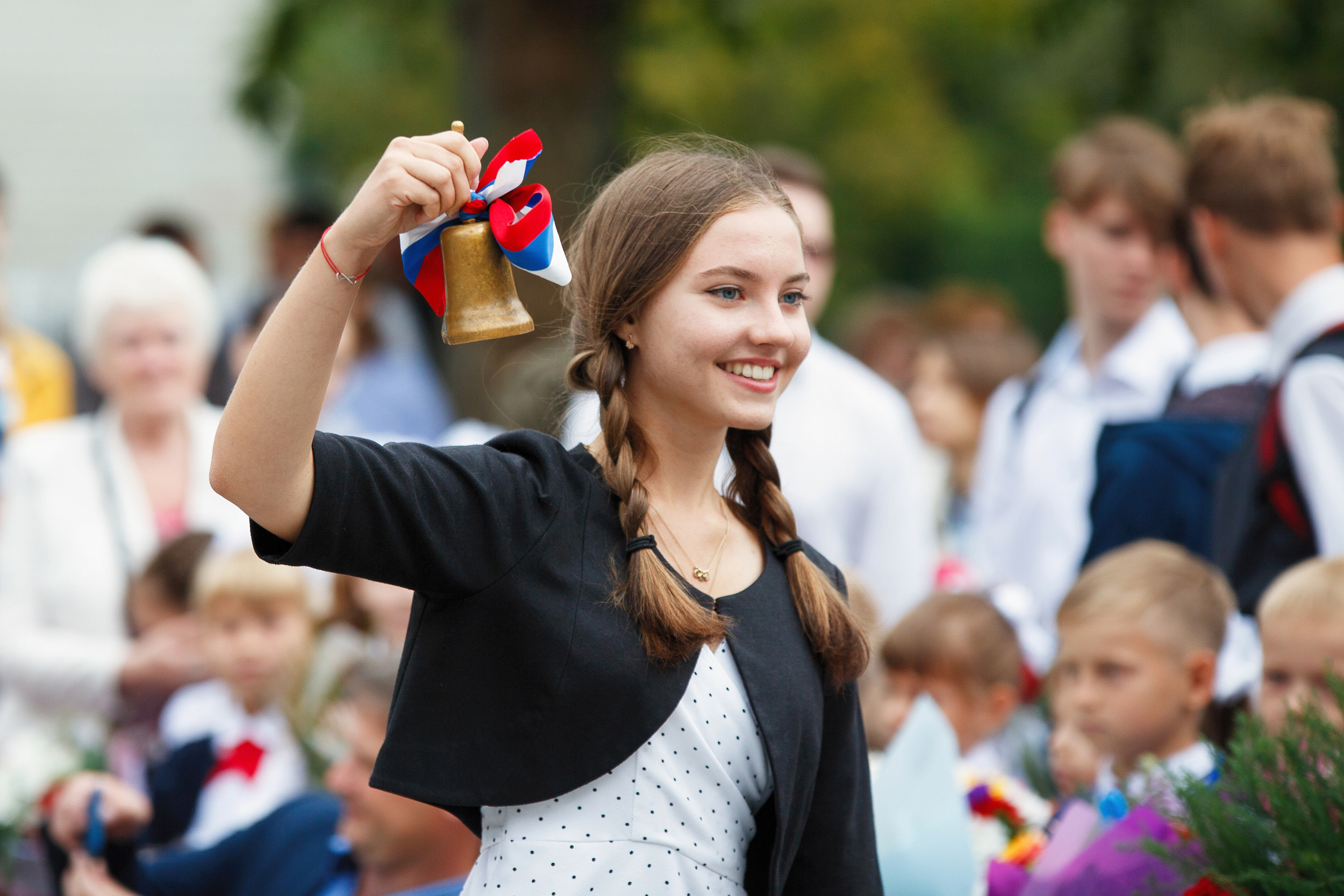Торжественная линейка 1 сентября. Фотомастерская Воробьевых