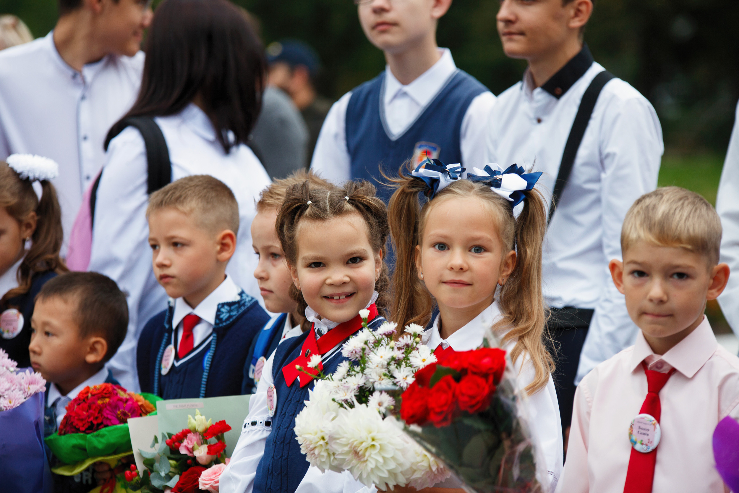 Торжественная линейка 1 сентября. Фотомастерская Воробьевых