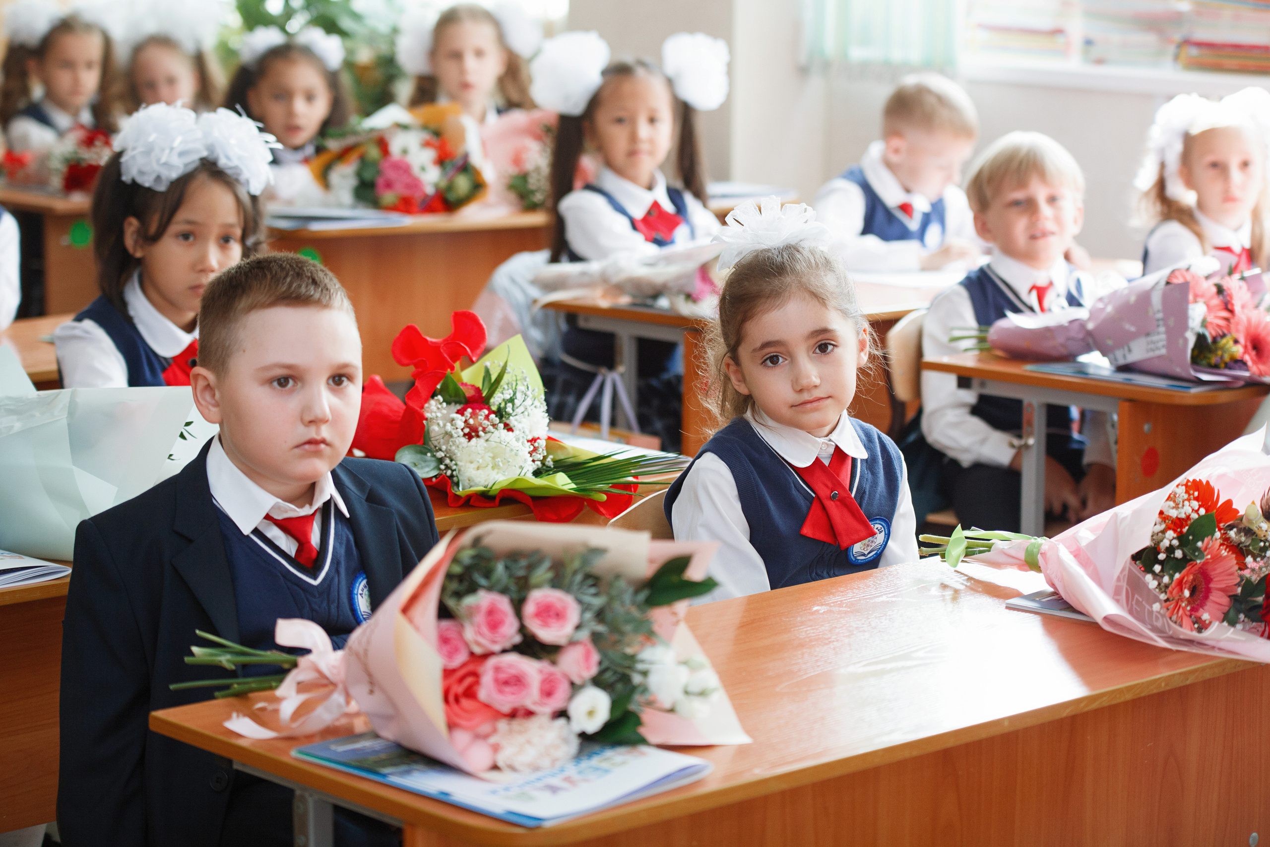 Торжественная линейка 1 сентября. Фотомастерская Воробьевых