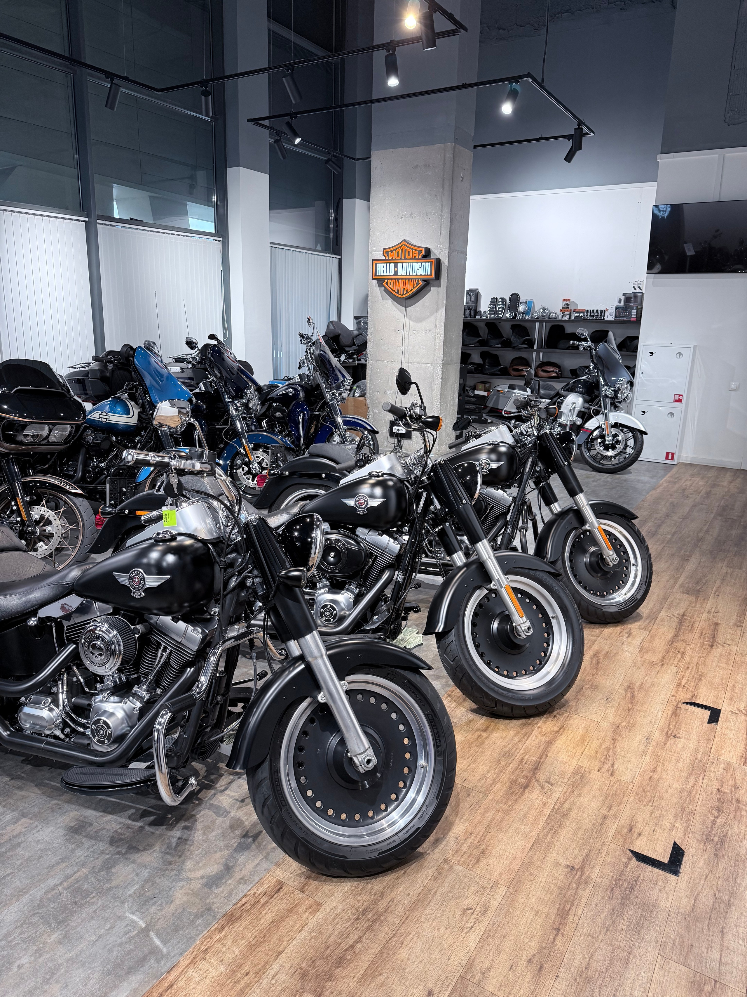 Мотоциклы Harley-Davidson 2013 Softail Black Slim ABS (Семейство Softail, Dyna). Hello Davidson, Москва. Только хорошие мотоциклы…