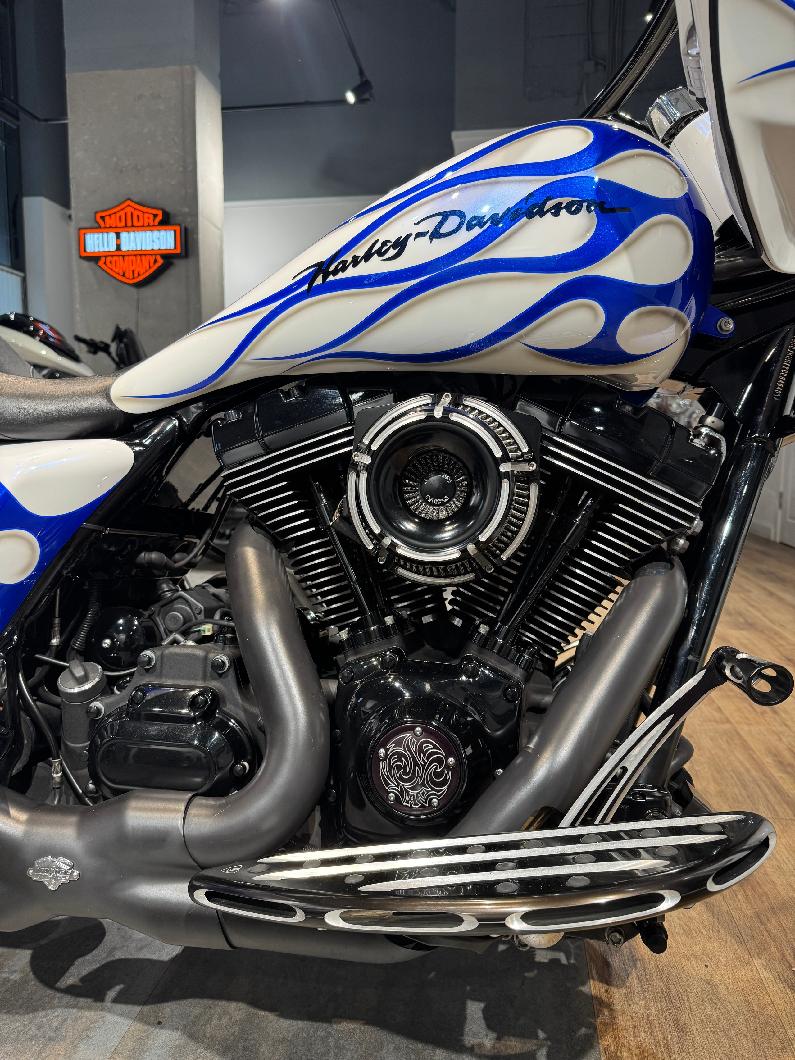 Мотоциклы Harley-Davidson Road Glide 103 White Power (Touring)  — купить мотоцикл. Hello Davidson, Москва. Только хорошие мотоциклы…