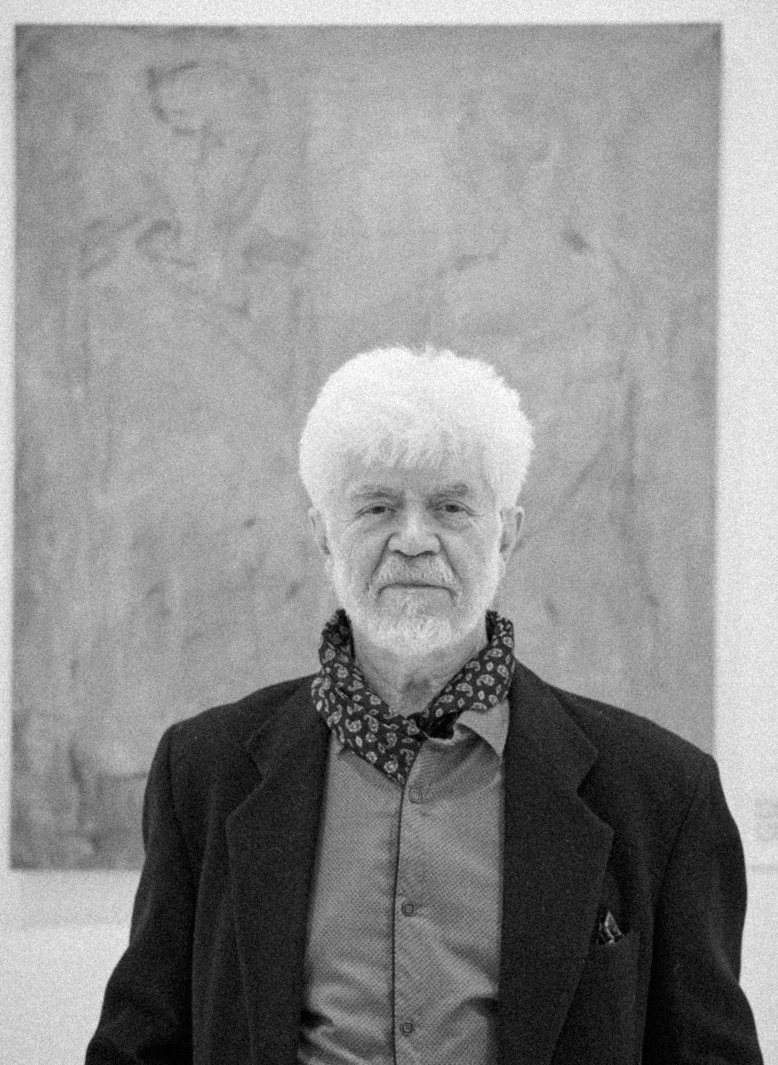 Портрет художника в жанре авторской портретной фотографии: эмоциональный и документальный подход к образу, подчёркивающий индивидуальность и творческое начало. Фотограф: Ожерельев Лев