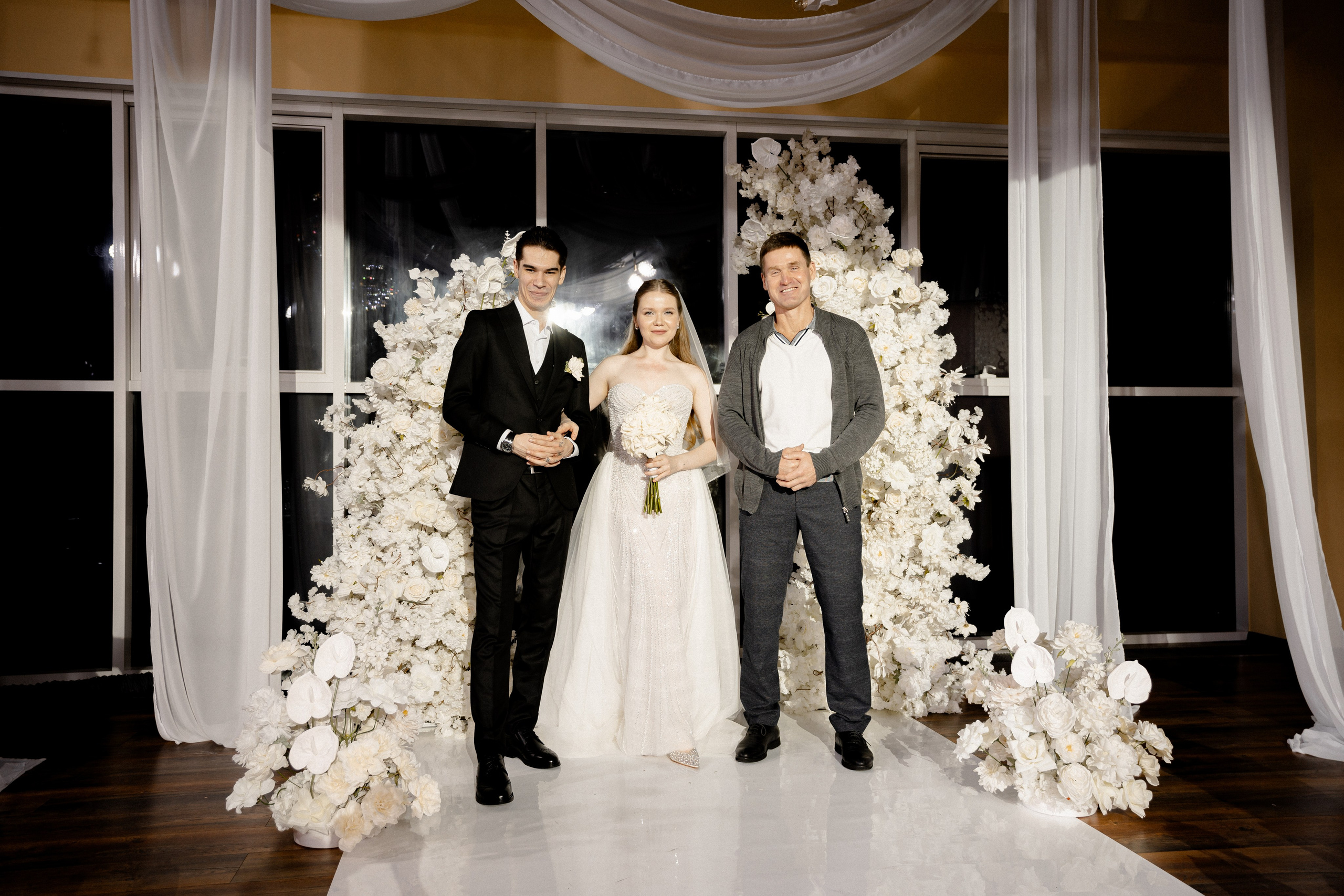 СВАДЕБНАЯ СЬЕМКА СБОРОВ В ОТЕЛЕ И ВЫЕЗД НА ЦЕРЕМОНИЮ (СНЯТО В СИБИРЕ В НИЖНЕВАРТОВСКЕ). Профессиональный фотограф, Санкт-Петербург — Виктория Богомолова