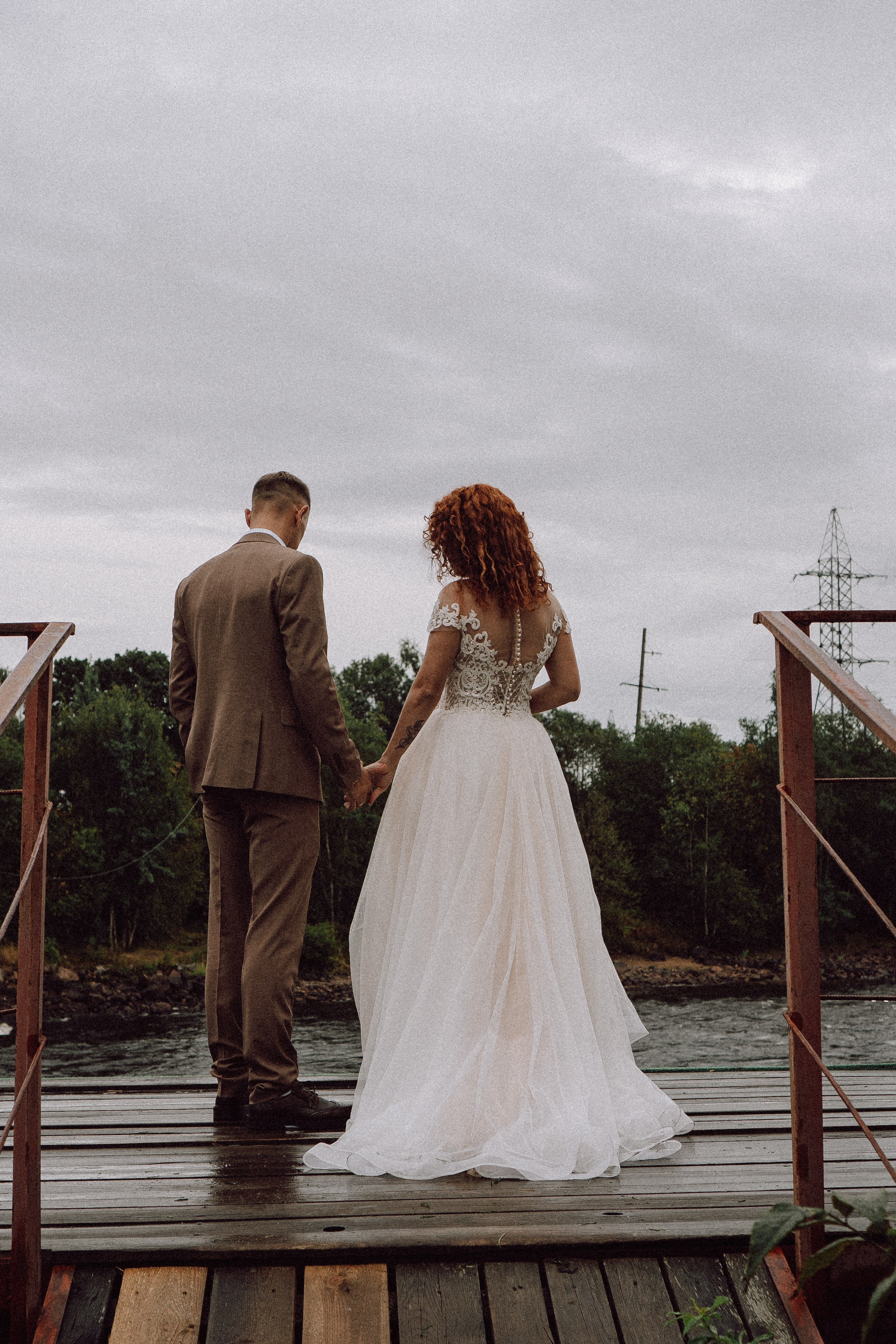 СВАДЕБНАЯ ФОТОСЕССИИЯ ПАРЫ В ГОРОДЕ ПРИОЗЕРСК В СОСНОВОМ ЛЕСУ И С ПИКАПОМ. Профессиональный фотограф, Санкт-Петербург — Виктория Богомолова