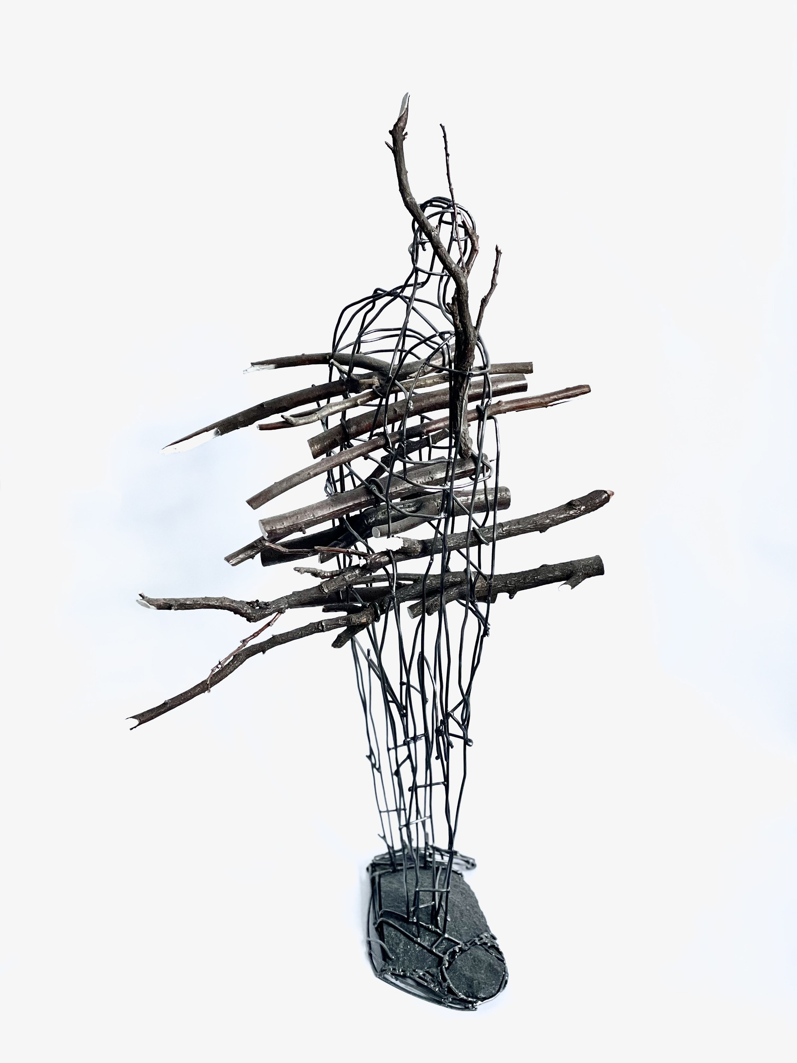 Пойманный лесом / caught by the forest_2023. Художник — скульптор Антонина Фатхуллина