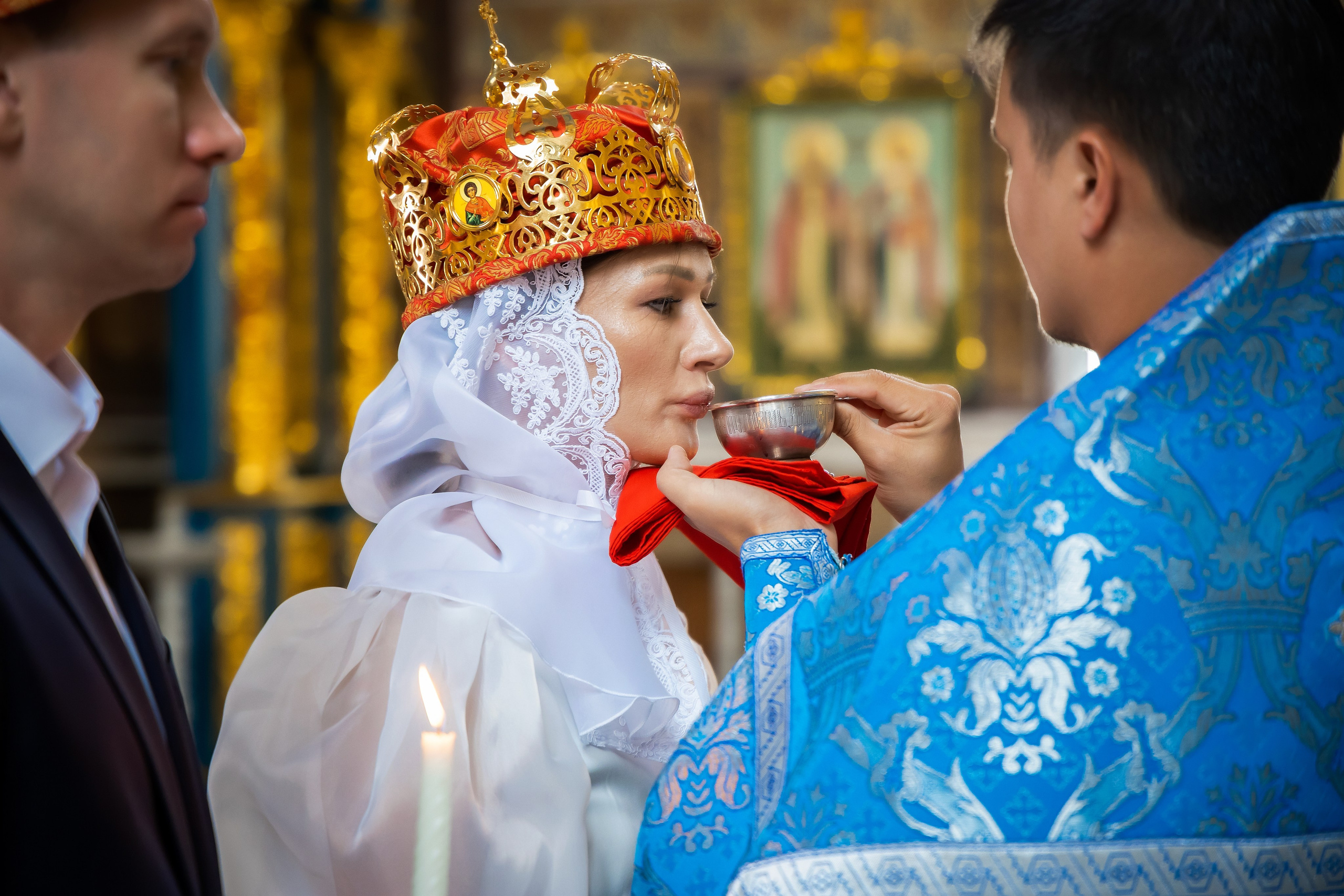В Храме. Семейный и Свадебный фотограф в Астане Александр Астапов