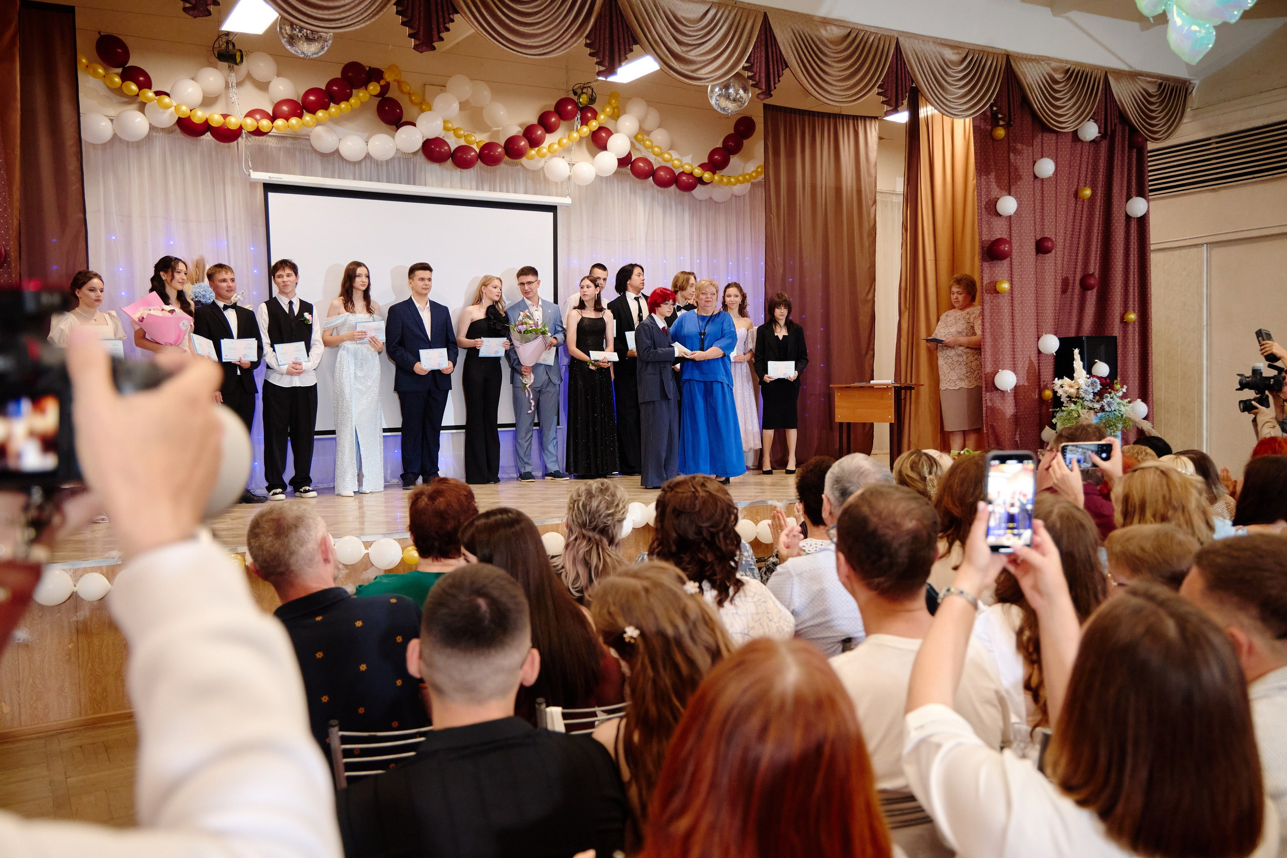 Выпускной 35 Сош. Фотограф Выпускные альбомы Таганрог Сергей Коробченко