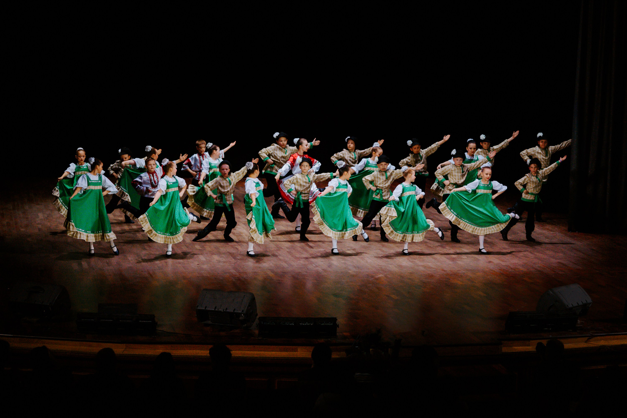 «Уральский сувенир». Концерт танцевальной студии. Фотограф в Челябинске Ополихина Анна