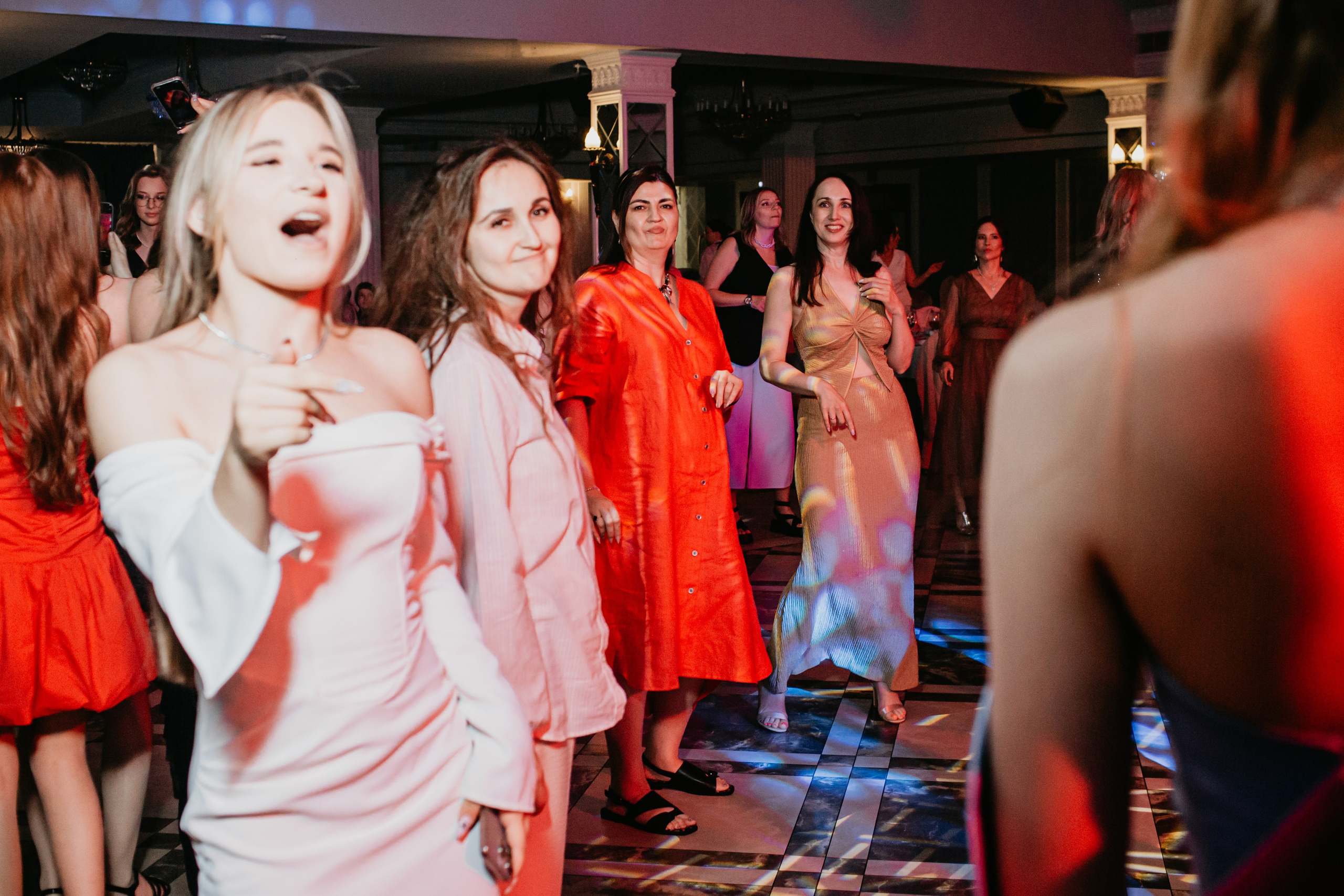 Выпускной 2025 (9класс) 124 школа. Фотограф в Челябинске Ополихина Анна