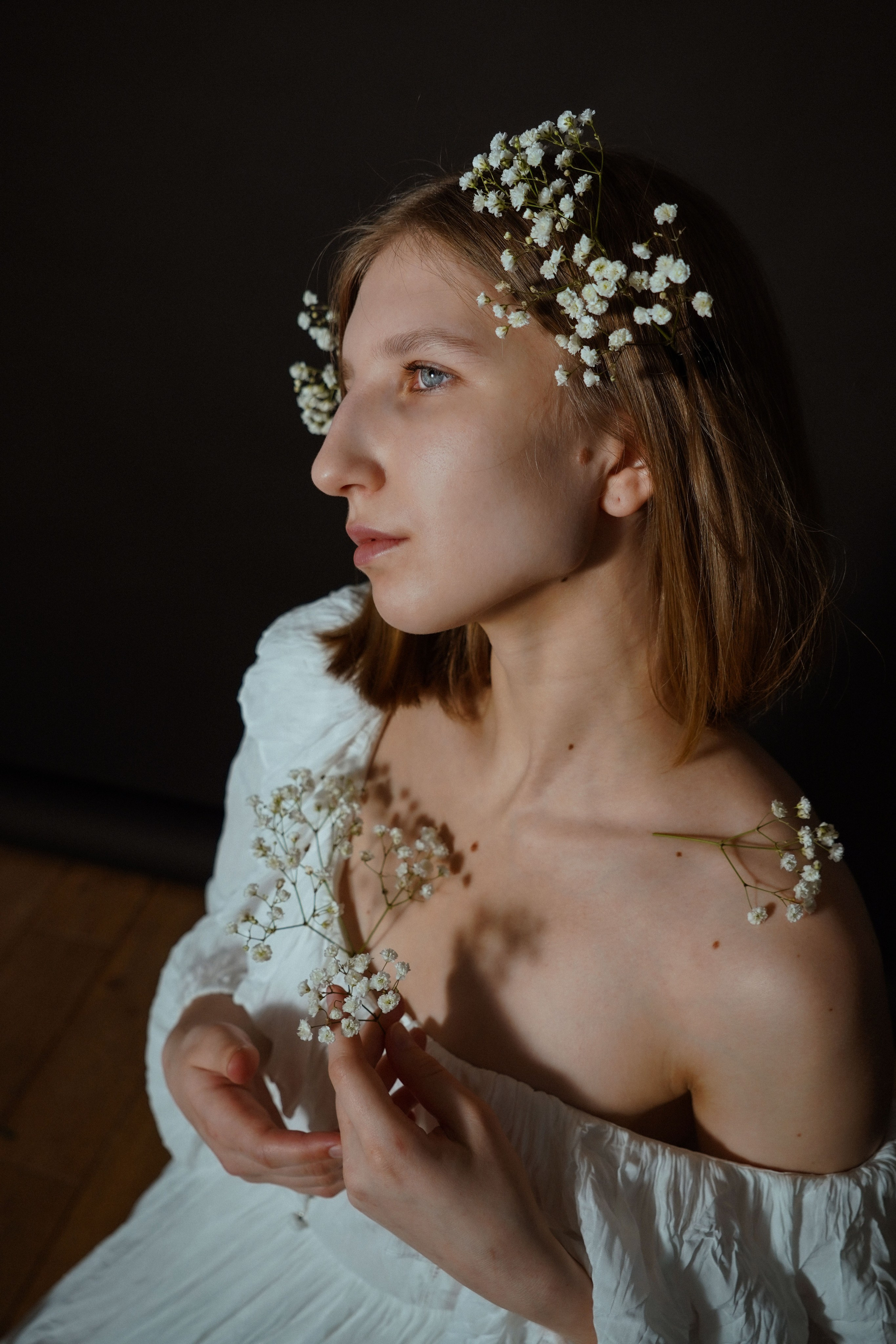 Портретная фотосессия в студии с цветами для Анны в Санкт-Петербург. Светлана Гопанюк. Портретный фотограф. Санкт-Петербург. СПб