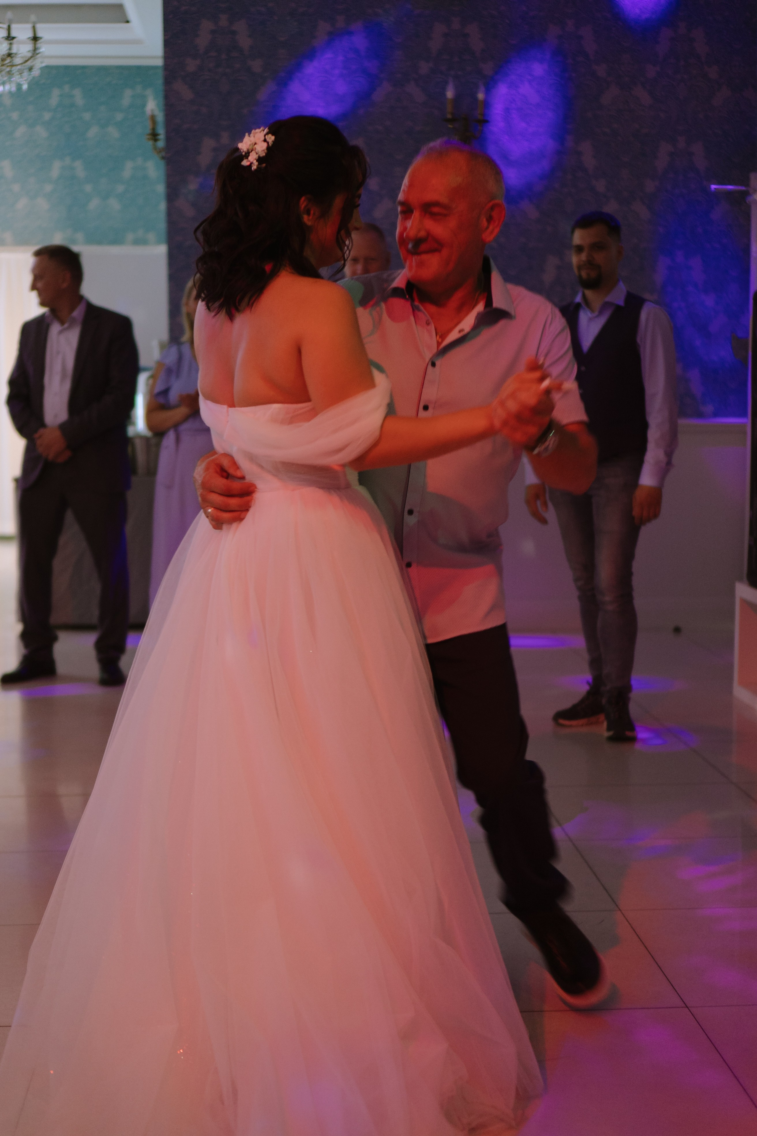ТАНЕЦ ОТЦА И ДОЧЕРИ НА БАНКЕТЕ (СВАДЕБНАЯ ФОТОСЕСИИЯ БАНКЕТА). Профессиональный фотограф, Санкт-Петербург — Виктория Богомолова