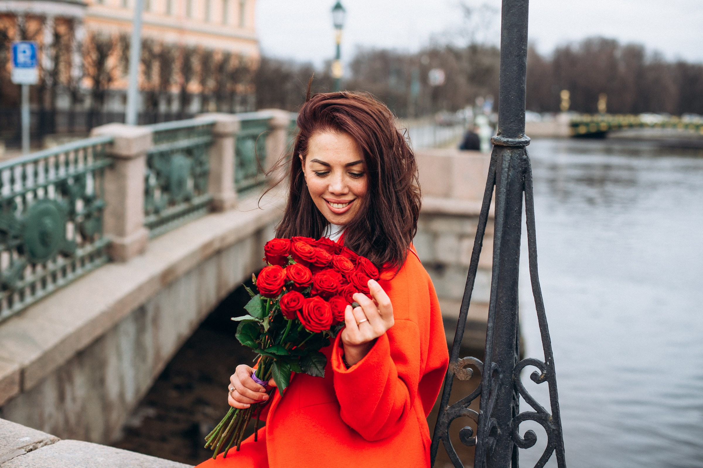 Анастасия в апреле. Фотопрогулка в Петербурге. Индивидуальный и семейный фотограф в Санкт-Петербурге