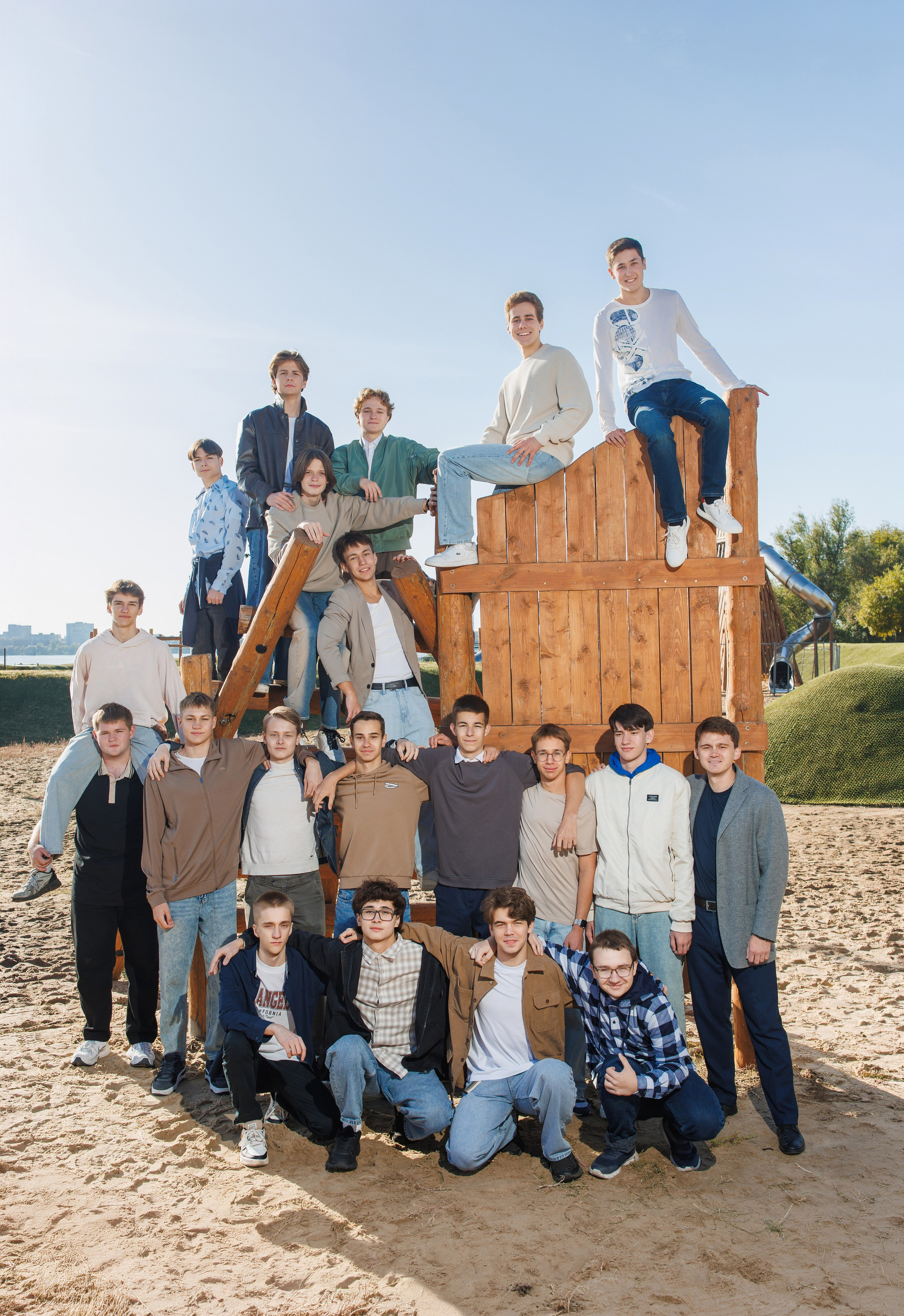 Локация для коллективных кадров № 6. Выпускные альбомы клевербук Воронеж