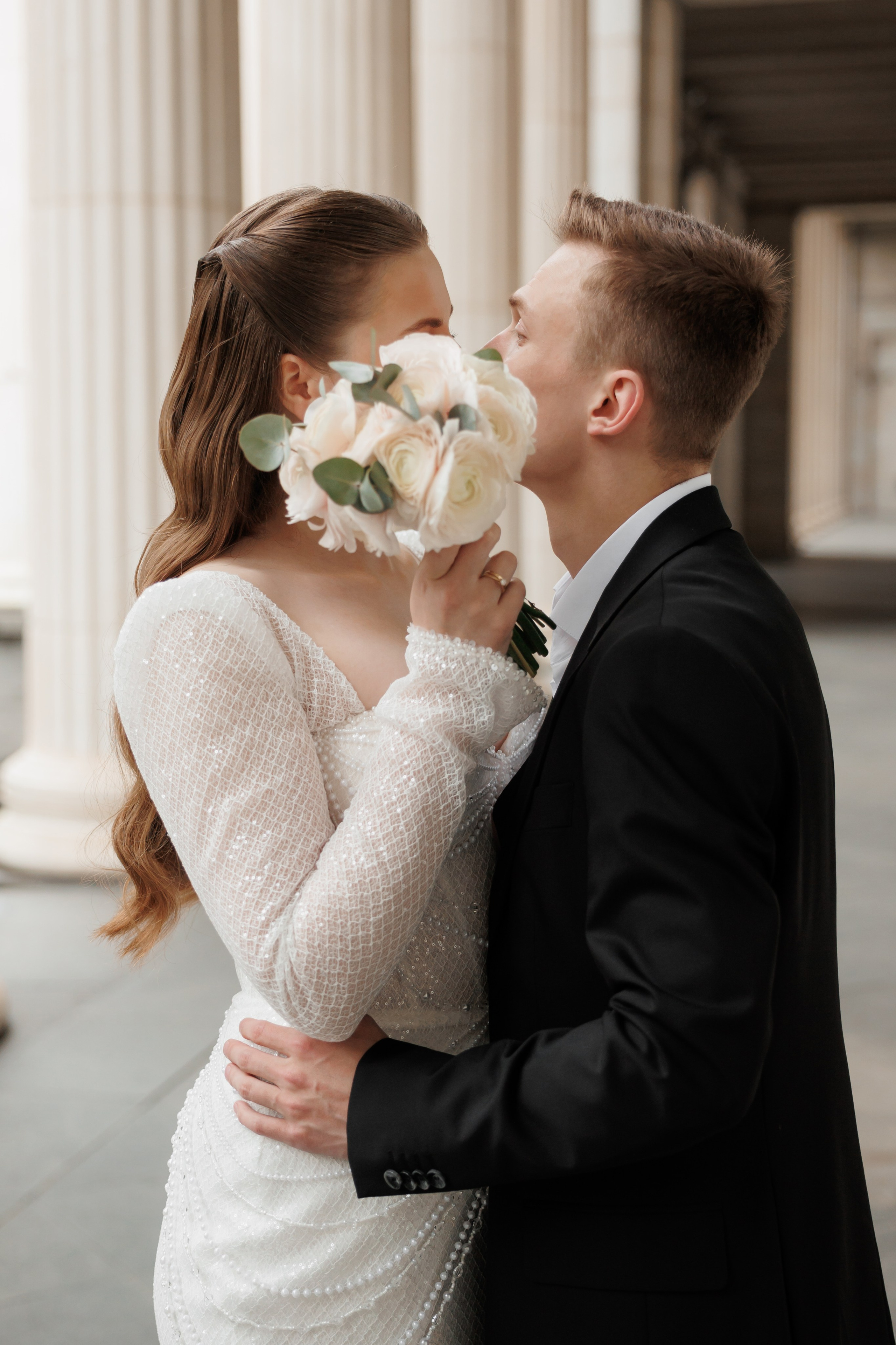 Фотосессия у Пушкинского музей. Свадебный и репортажный фотограф (Москва, Королев и другие)