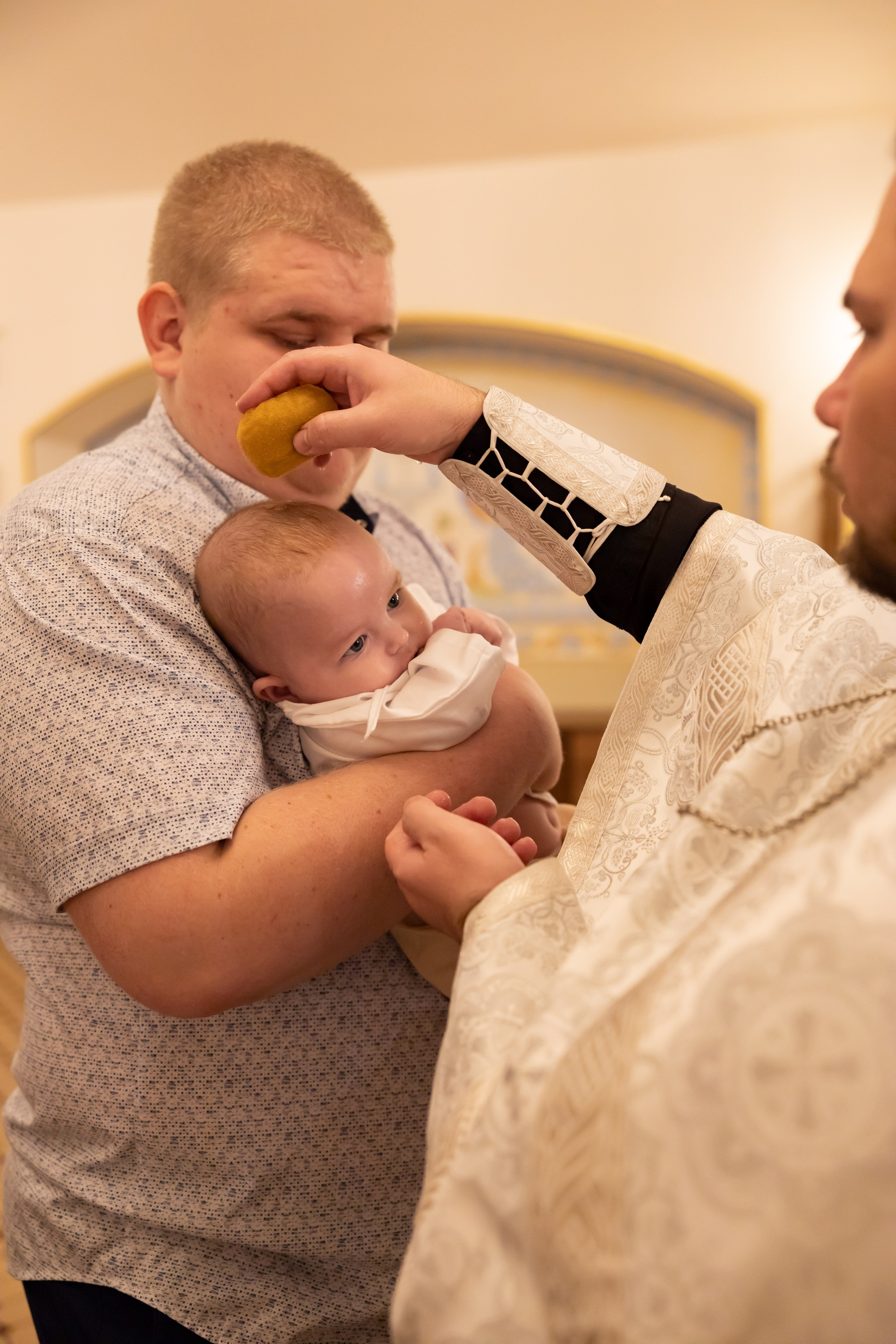Крещение в Храме Покрова Пресвятой Богородицы. Семейный фотограф в Рязани и Рязанской области