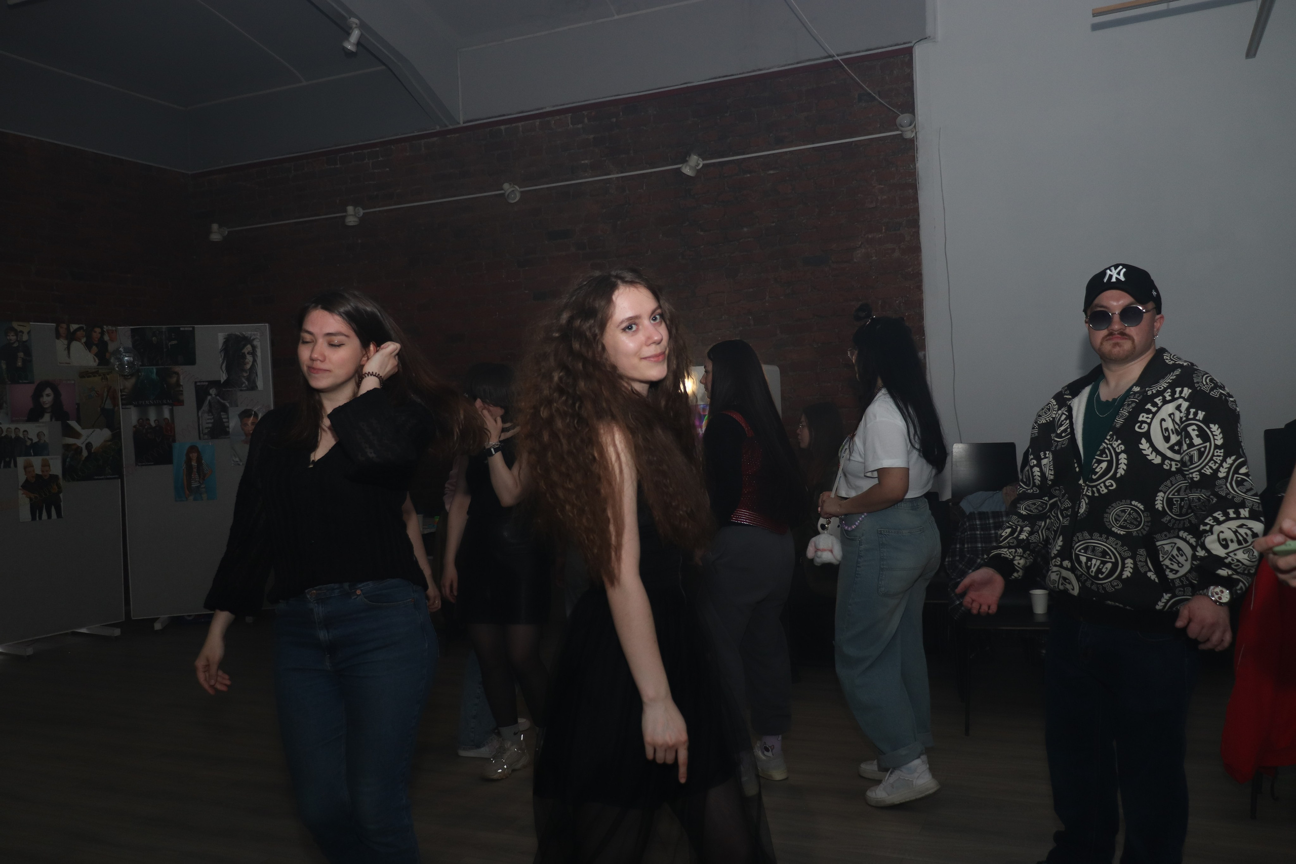 Дискотека 90х молодёжного «клуба 52». Ивентный фотограф в Санкт-Петербурге Олег Комков