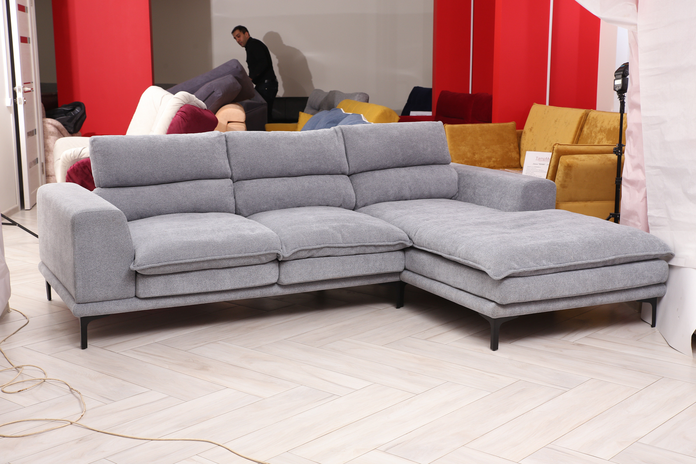 Выездная фотосъемка мягкой мебели. Интерьерный фотограф. Фото мягкой мебели.  Выездная фотосъемка корпусной мебели, фото мебели в выставочном павильоне, выезд фотографа к заказчику. Мебельный фотограф, мебельный фотограф Нижний Новгород