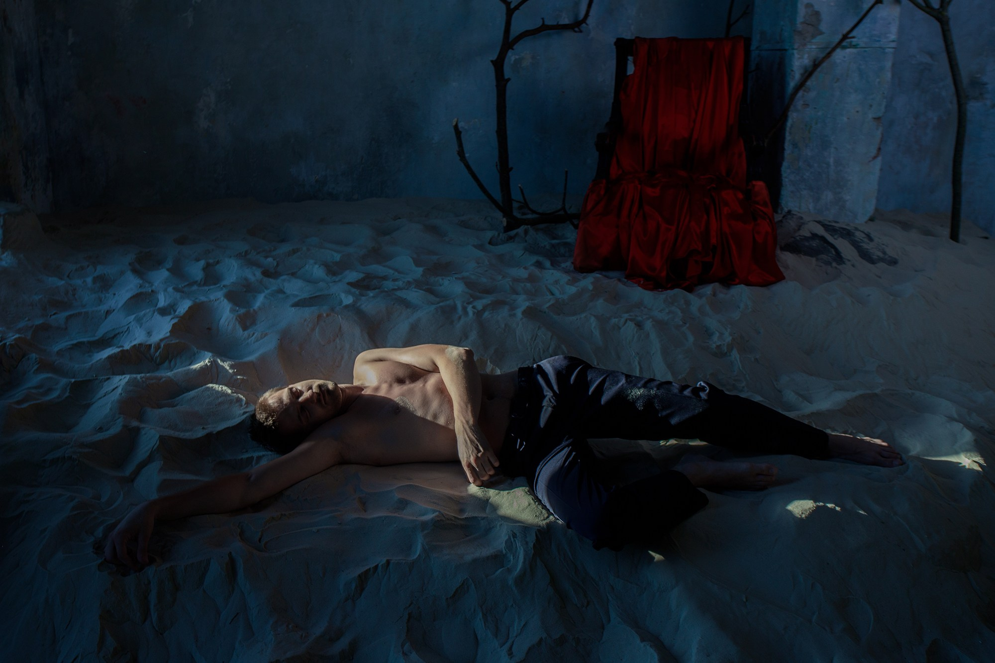 Женщина вамп. Необычные портретные фотосессии под ключ в Москве