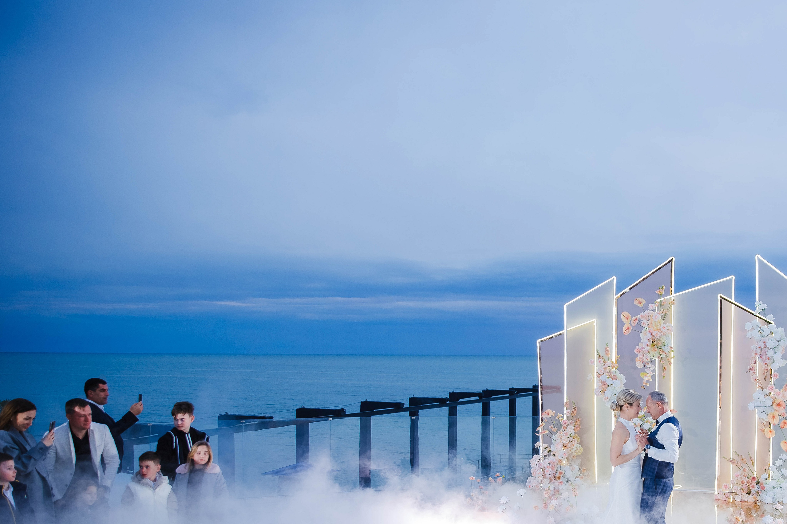 Выездная регистрация в Сочи с видом на море. Свадебный фотограф в Абхазии, Сухум, Гагра, Сочи