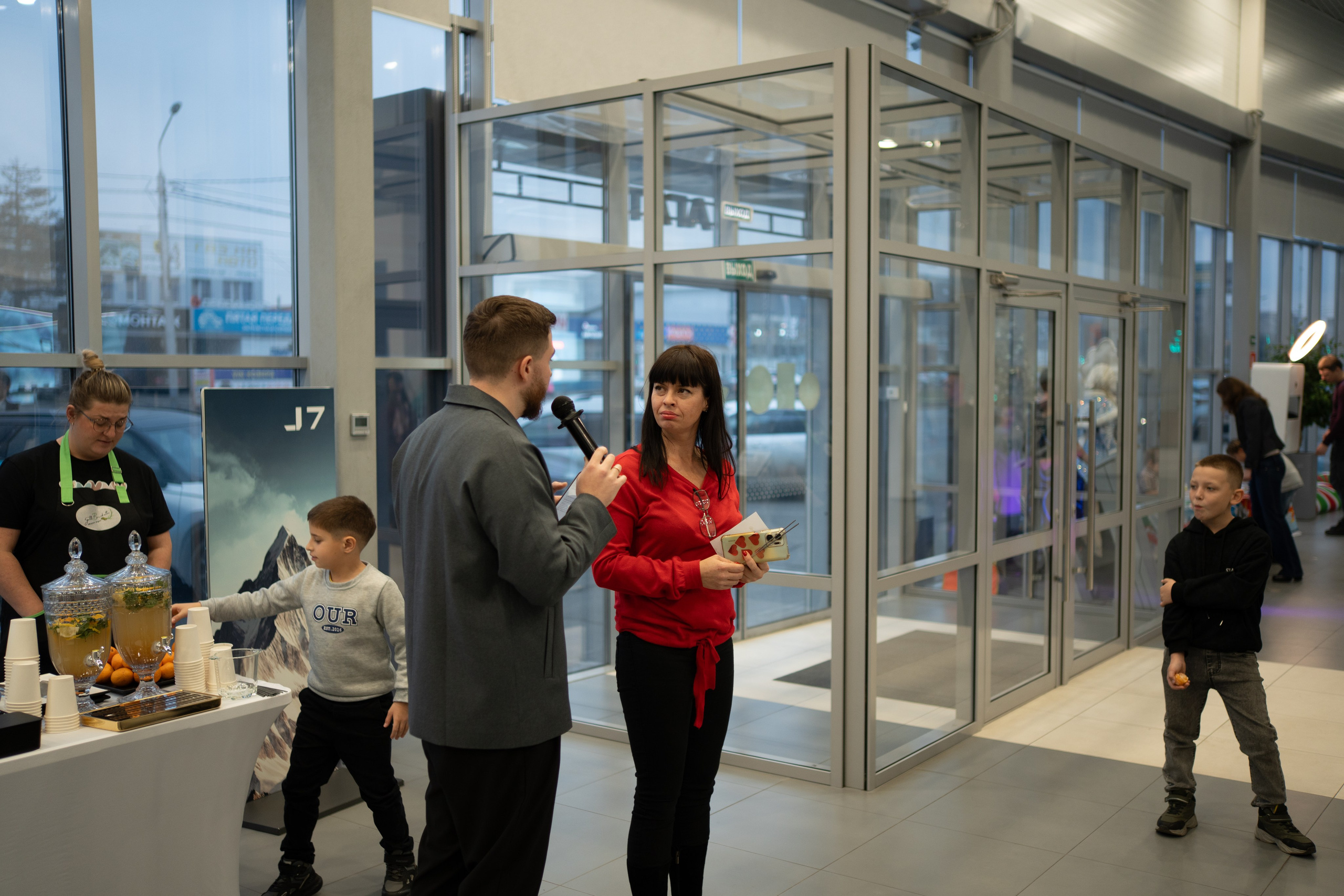 Репортаж с предновогоднего праздника в салоне OMODA. Фотограф, видеограф Пятигорск, Ставрополь, Ессентуки, Petlyakovs_photo