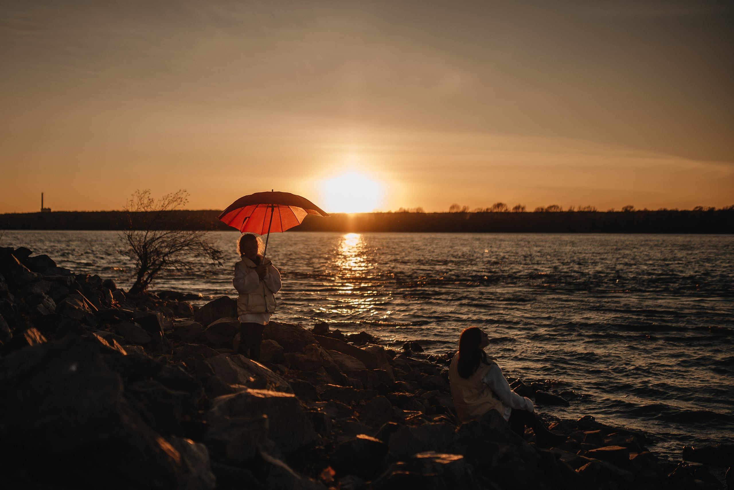 Катя и Варя (маяк). Семейная фотосессия в Новосибирске от фотографа Ольги Коваль