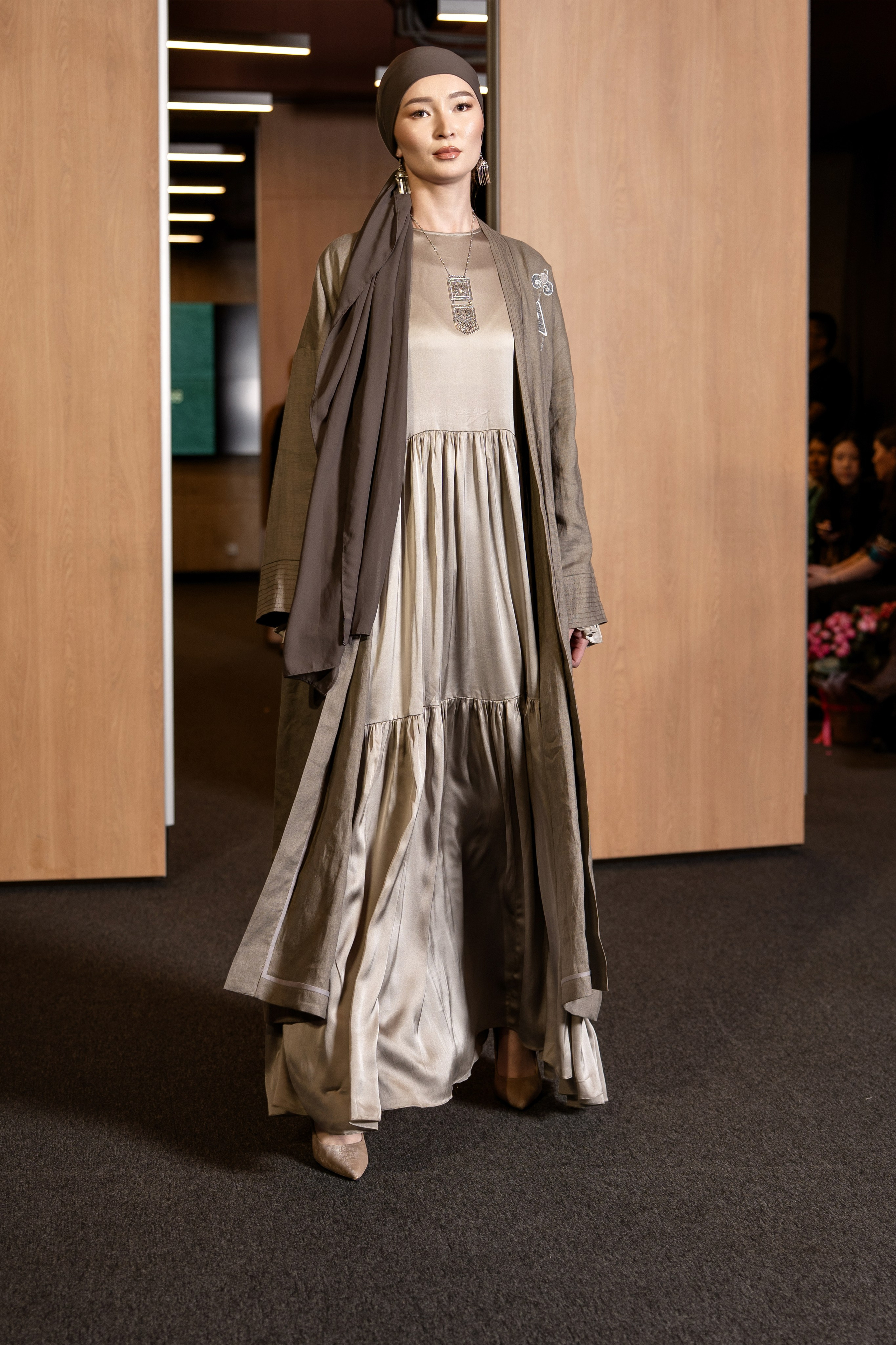 Brand NIET DRESS. Сайт Алматинского НЮ АРТ, будуар и фэшн фотографа Дениса Карпенко