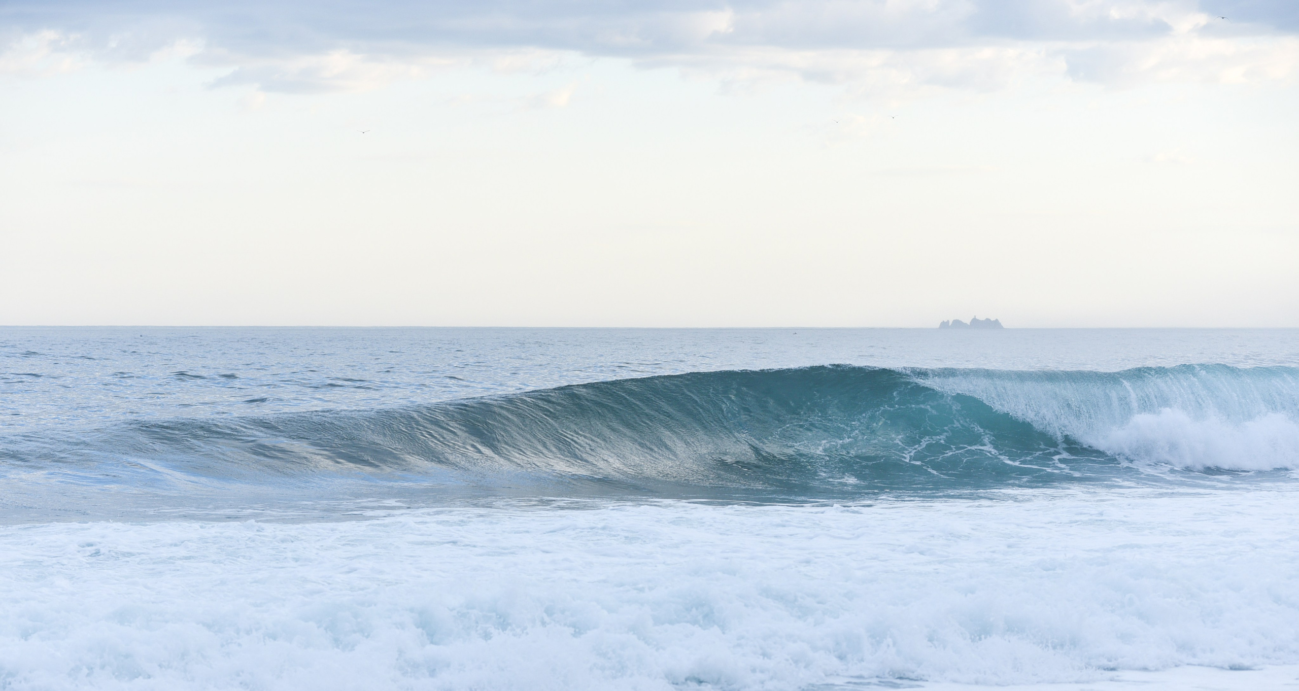 Ocean and waves. Anastasia Serdyuk, travel photographer, travel photo, portraits, stories, fineart prints