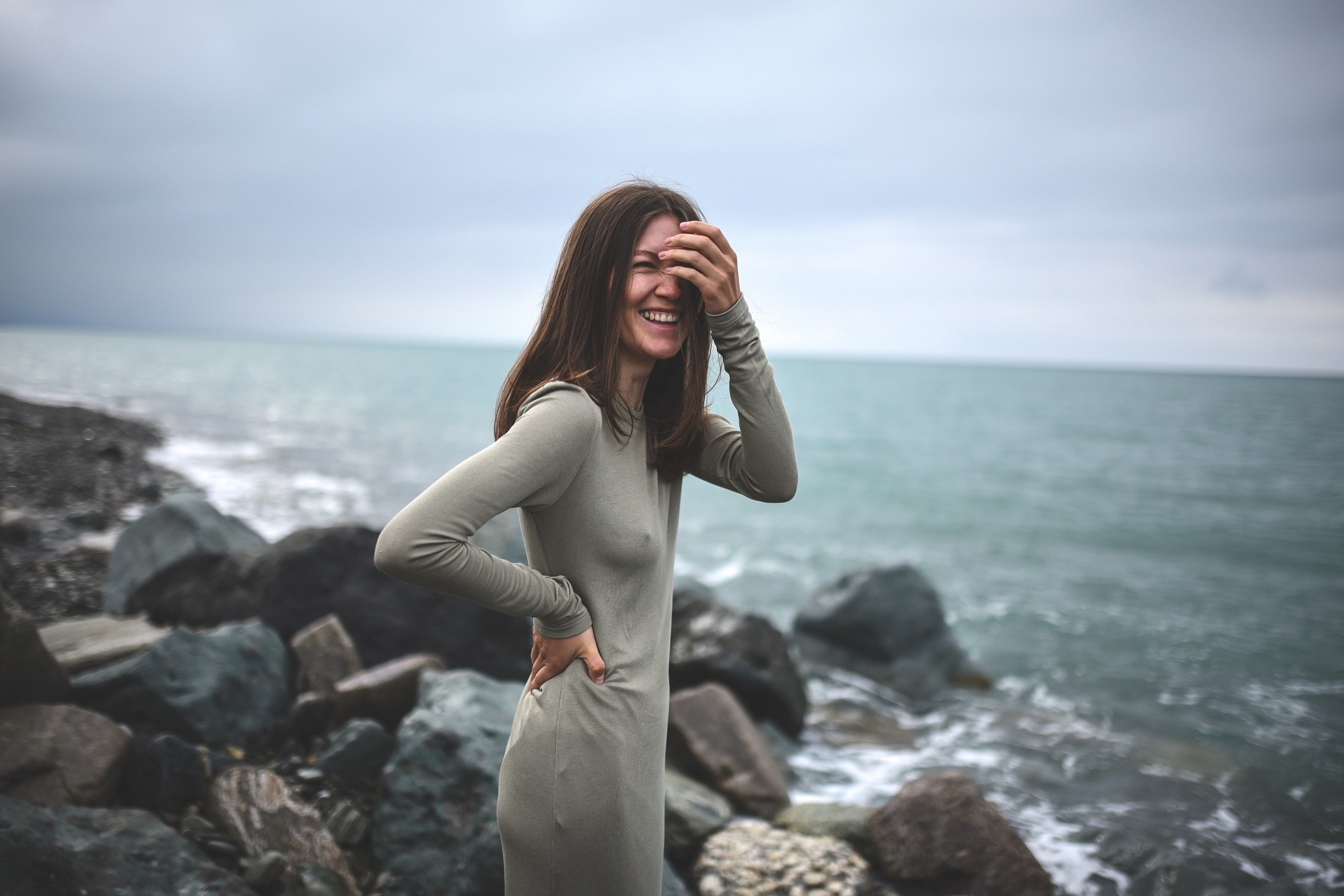 Alina and the Sea. Anastasia Serdyuk, travel photographer, travel photo, portraits, stories, fineart prints