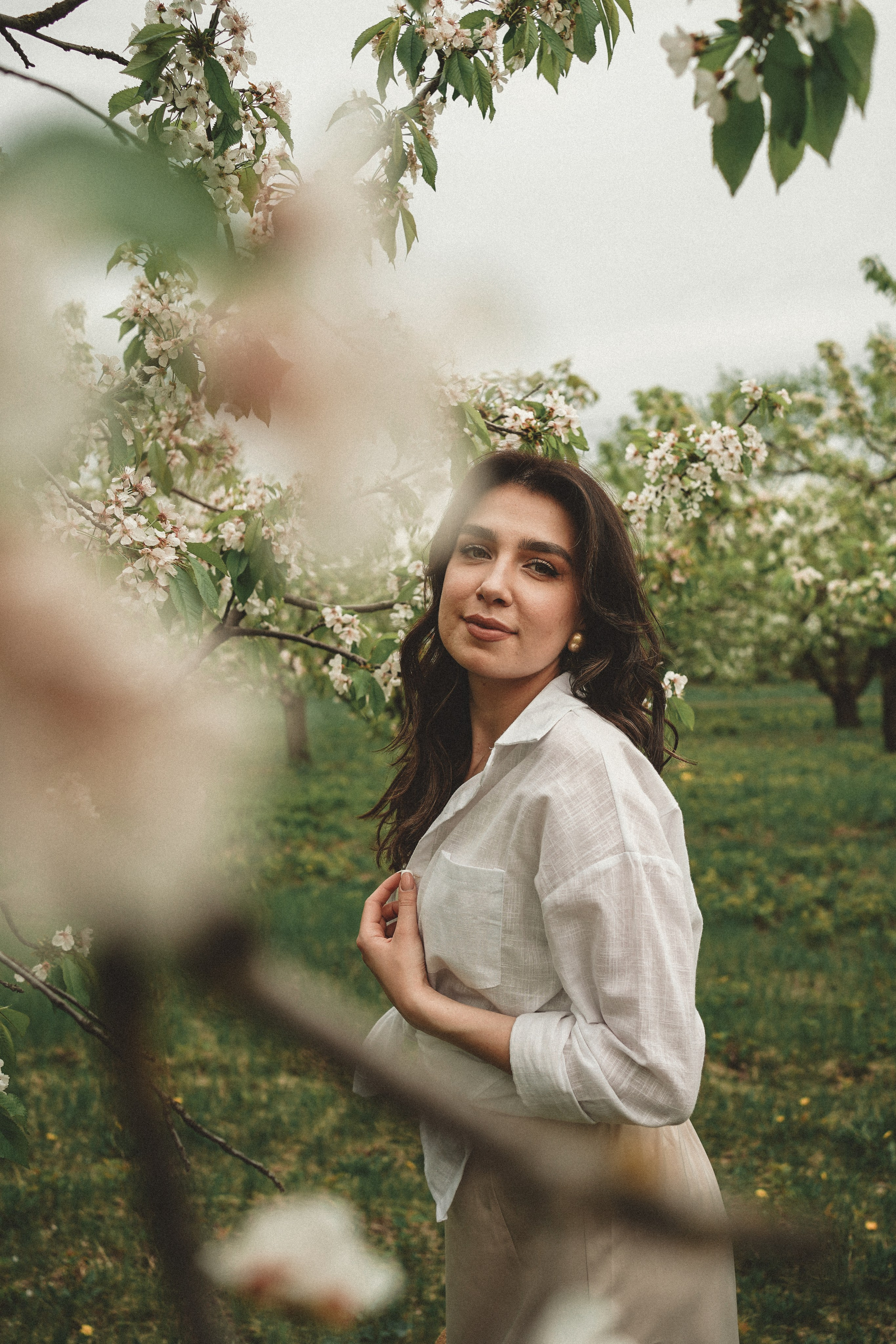 Фотосессия в цветущем саду в пос. Мускатный. Фотограф Ростов-на-Дону. Свадебный фотограф в Ростове-на-Дону. Таинство Крещения и Венчания, семейные фотосессии. Алёна Чёботова