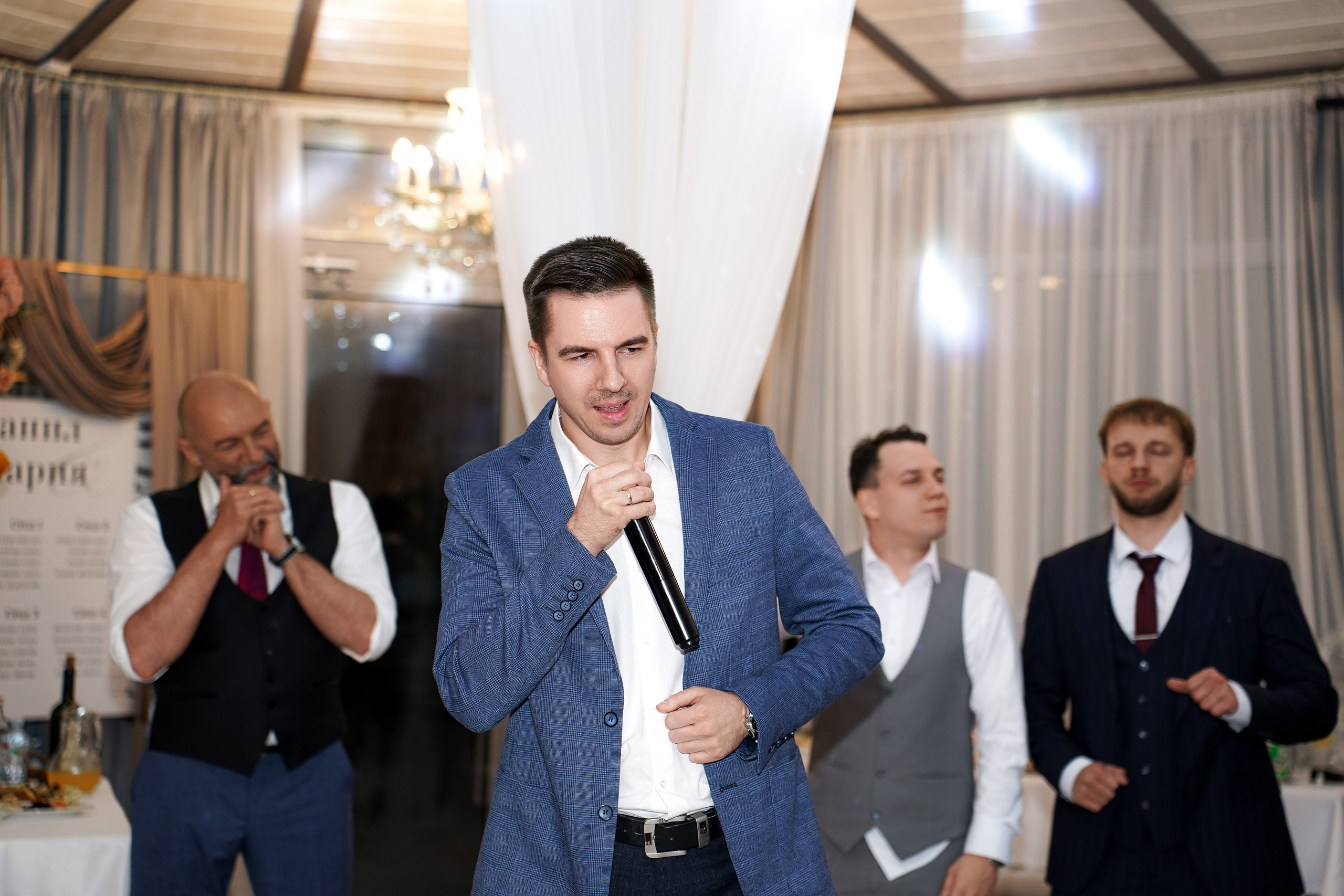 Свадебный банкет в беседке. Свадебный фотограф в Ростове-на-Дону. Таинство Крещения и Венчания, семейные фотосессии. Алёна Чёботова