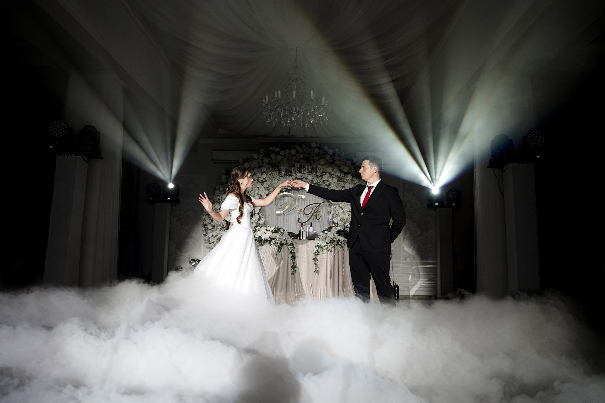 Свадебная фотосессия в Ростове-на-Дону. Фотосессия в отеле Арка, Хаятт, Рэдиссон, Бутик 39, Резиденция и другие. Фотограф Алёна Чёботова. Свадебный фотограф в Ростове-на-Дону. Таинство Крещения и Венчания, семейные фотосессии. Алёна Чёботова