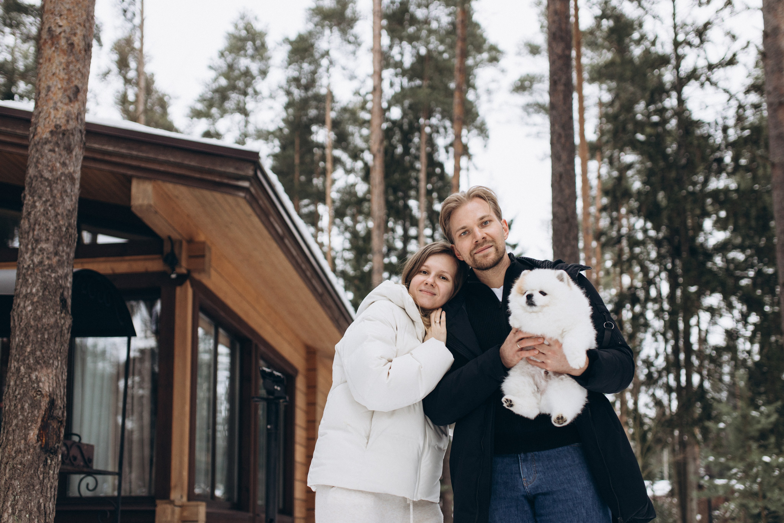 Коттедж и лес. Фотосервис курорта «Охта Парк­­­»