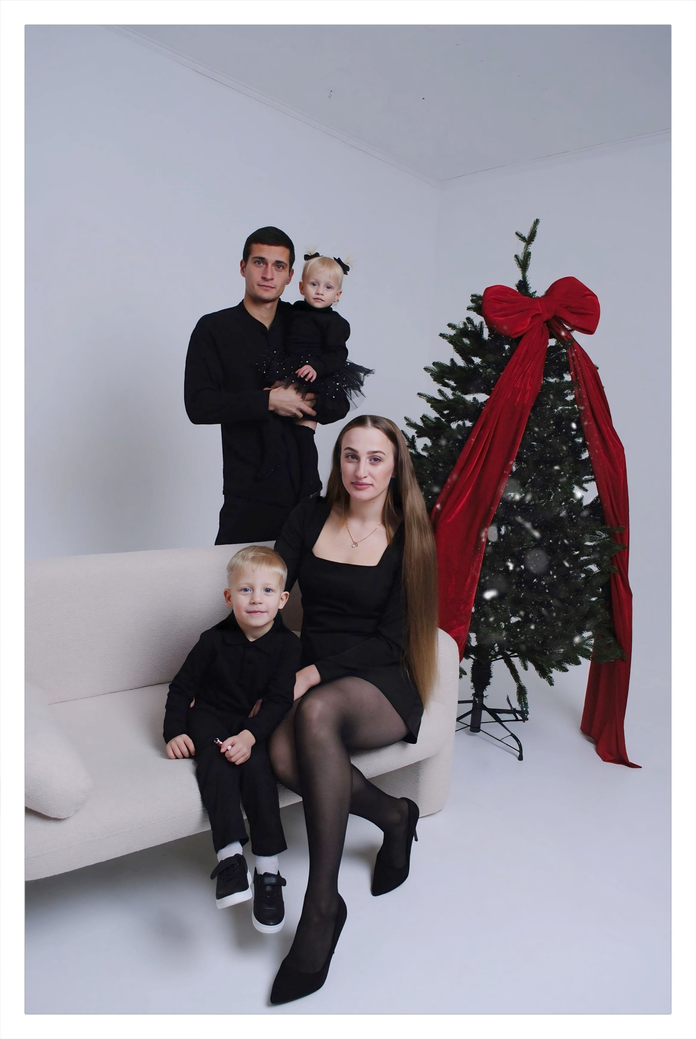 Настя и семья. Фотограф Мария Мусаелян