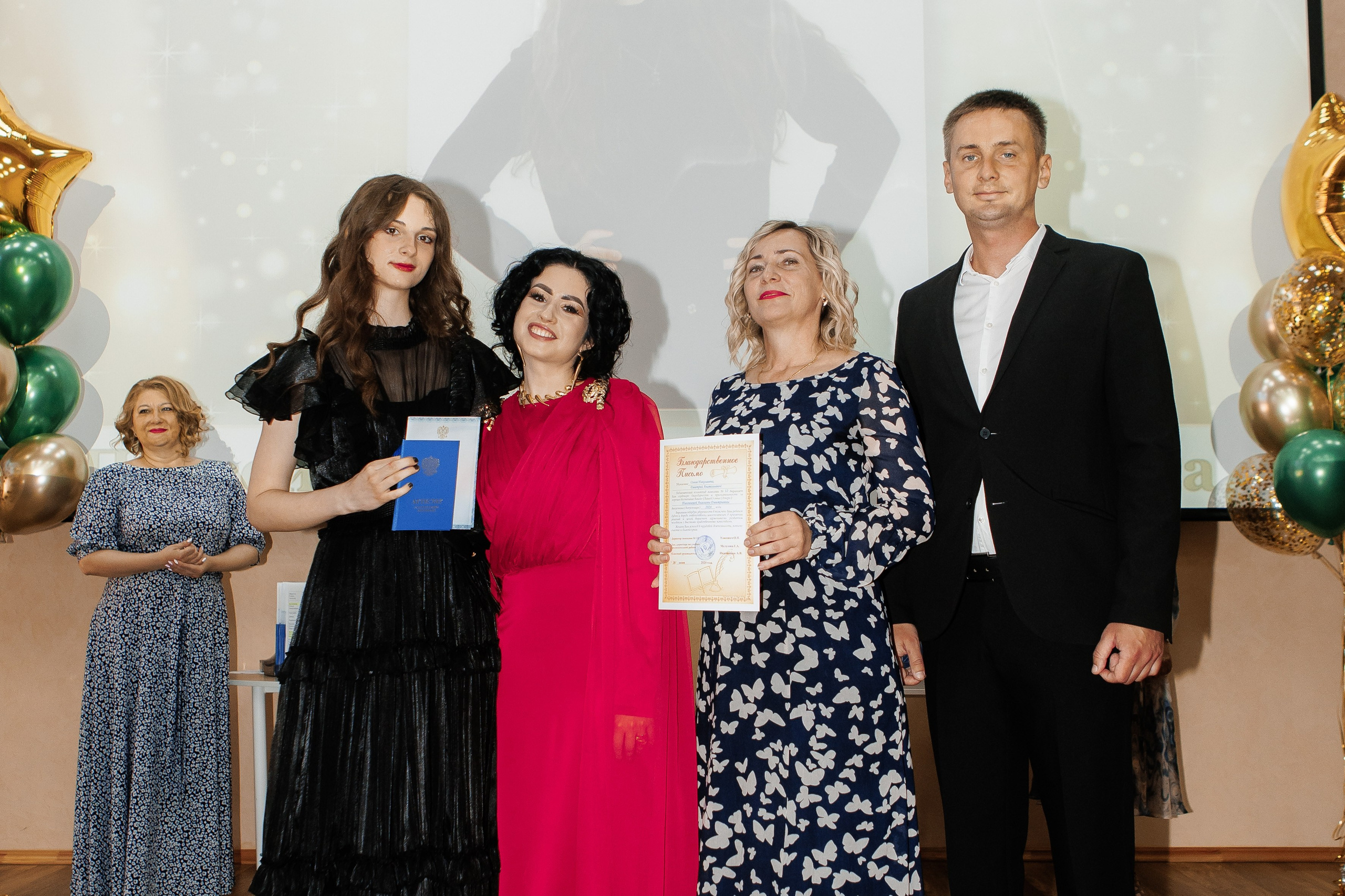 Выпускной Гимназия 12 2024 г. Свадебный и портретный Фотограф в Липецке Дмитрий Котюков