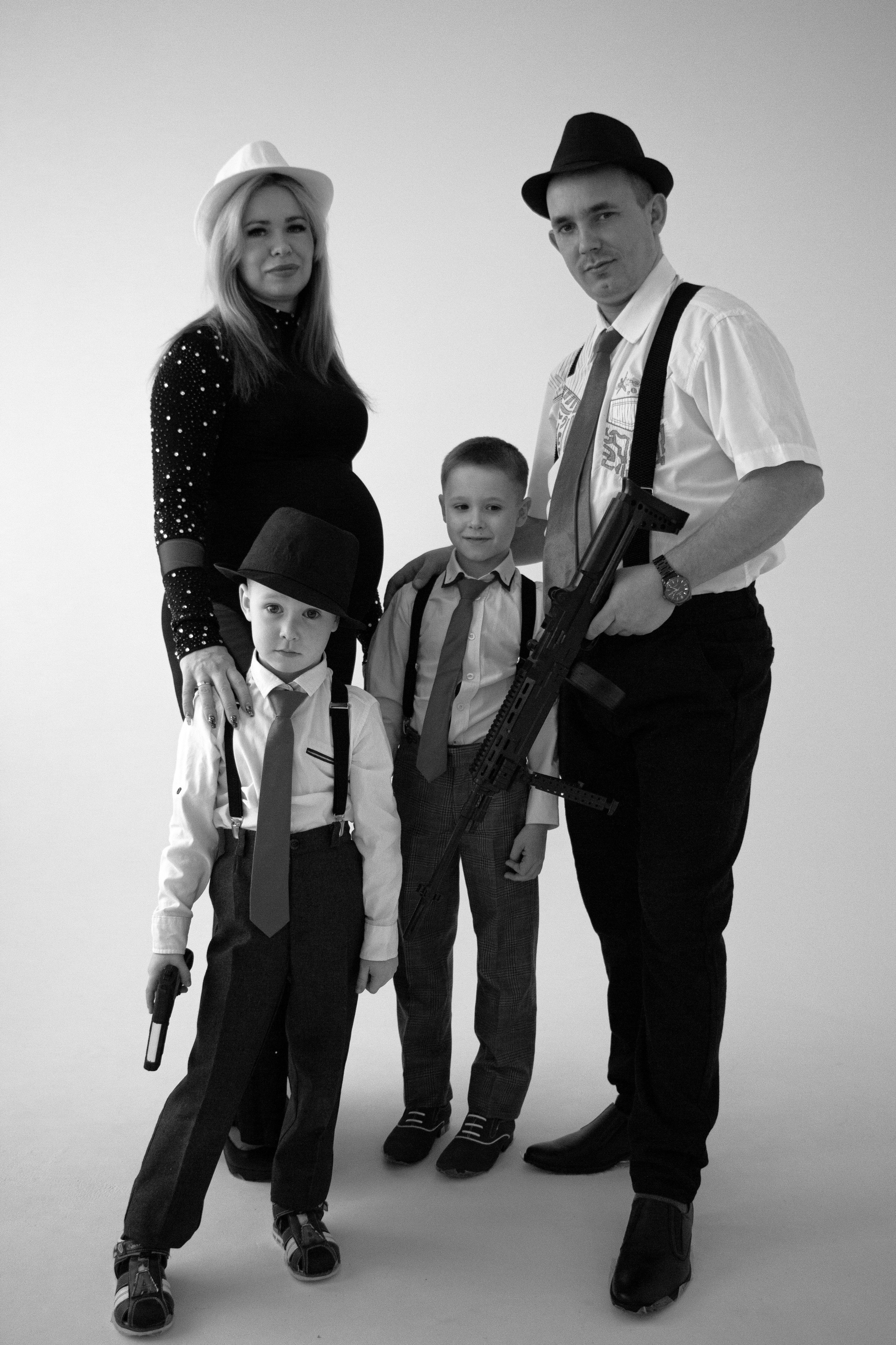 Семейная в стиле гангстеров. Ваш фотограф Ирина Сарнаева Новосибирск — Томск