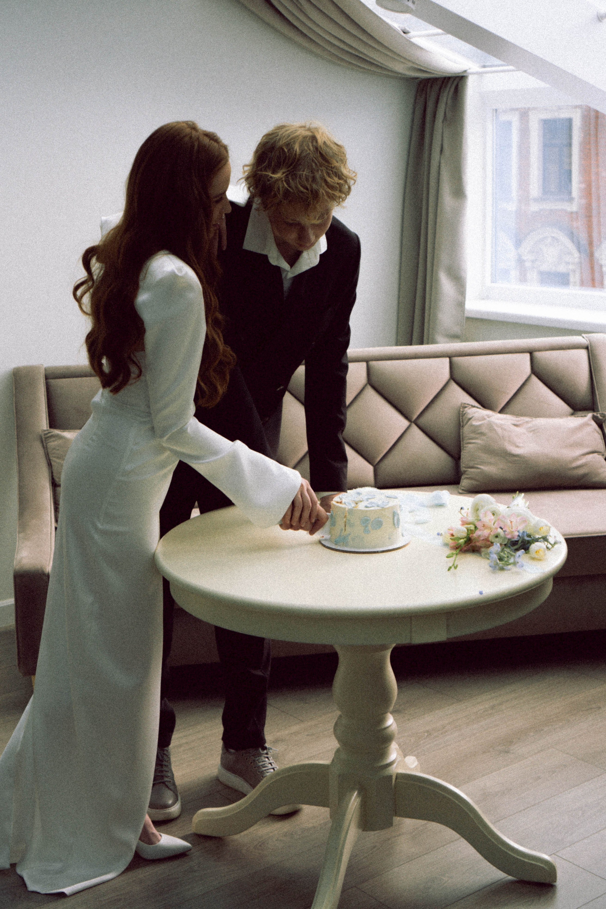 СВАДЕБНАЯ СЬЕМКА В ОТЕЛЕ. СБОРЫ ЖЕНИХА И НЕВЕСТЫ И ТАКЖЕ ТОР И ПОДГОТОВКА К ПРОГУЛКЕ. Профессиональный фотограф, Санкт-Петербург — Виктория Богомолова