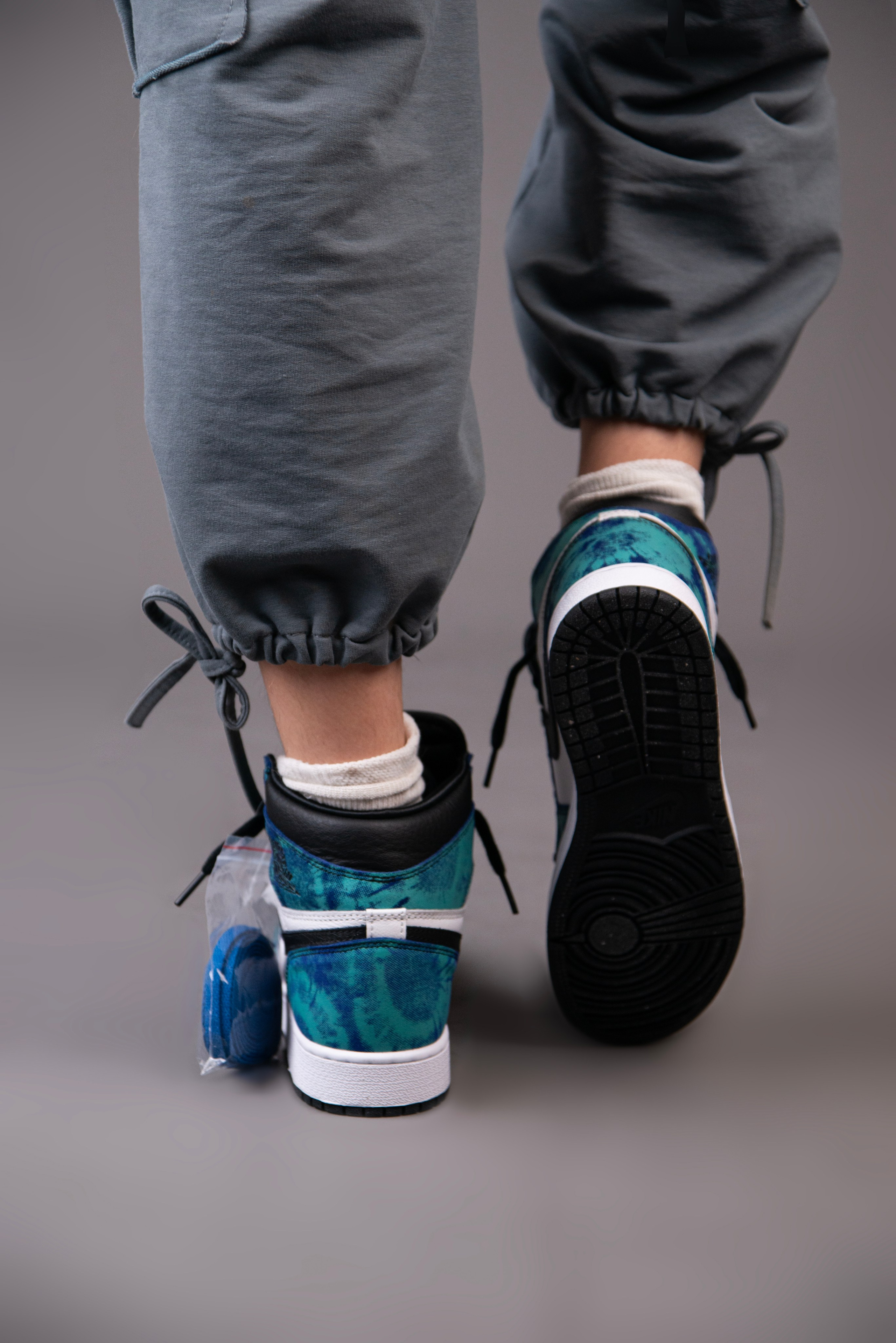 Кроссовки. Ксения Glossa. Портретный и репортажный фотограф в Самаре